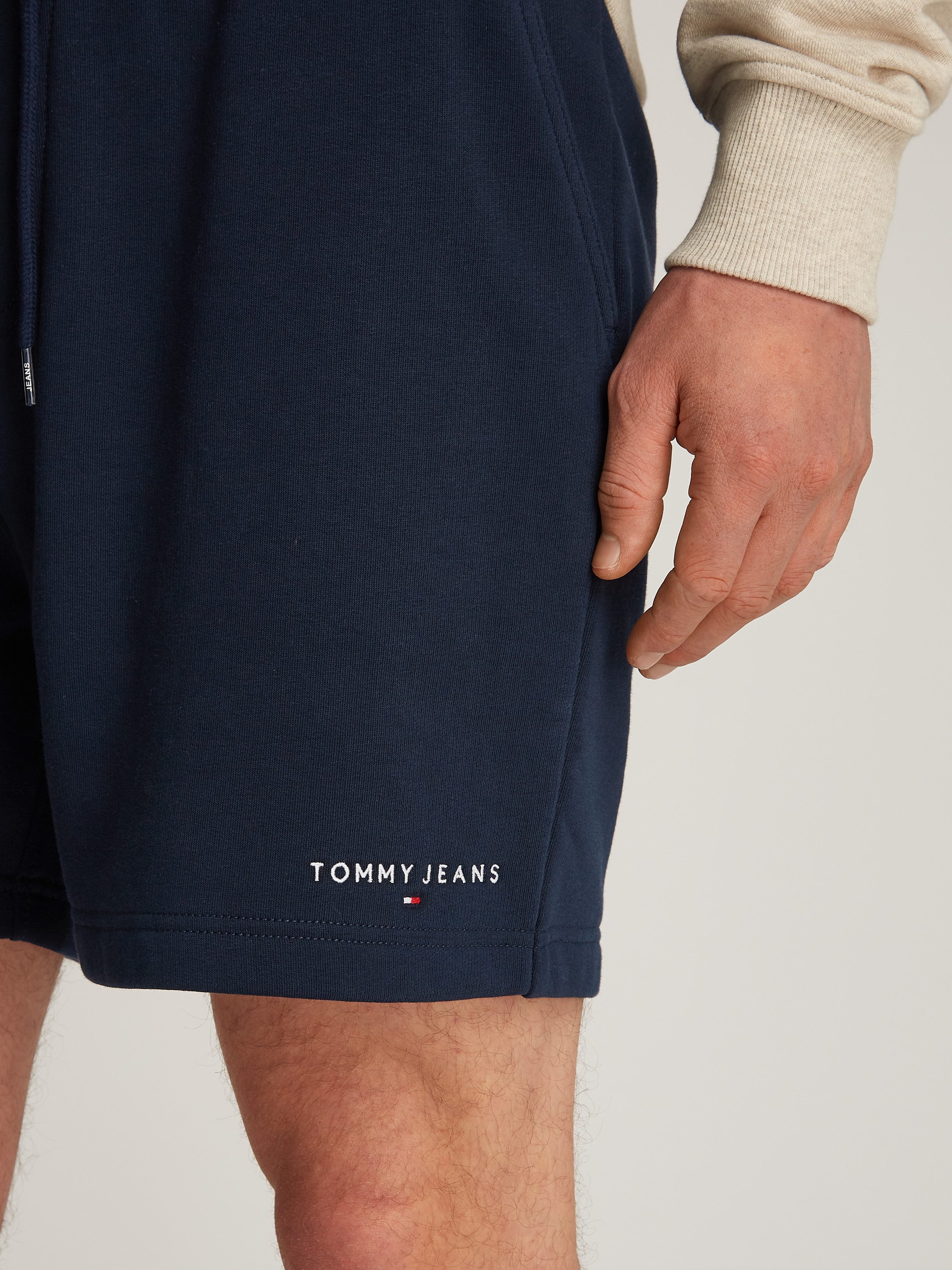 TOMMY JEANS Sweatshort TJM REG LINEAR SHORT