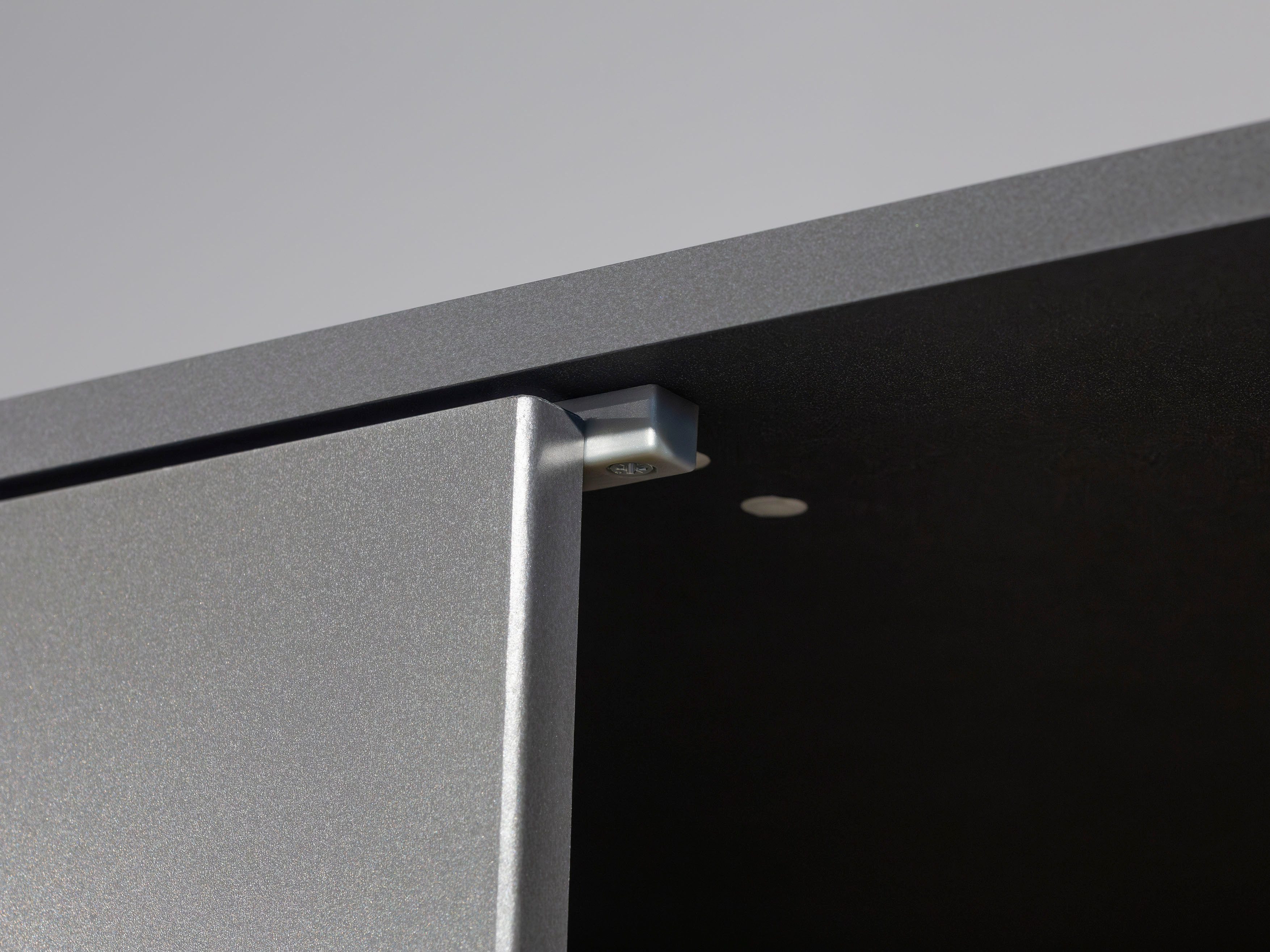 rauch Draaideurkast Kledingkast kast garderobe waskast SHINJO Grepen en voeten van massief hout, veel opbergruimte MADE IN GERMANY