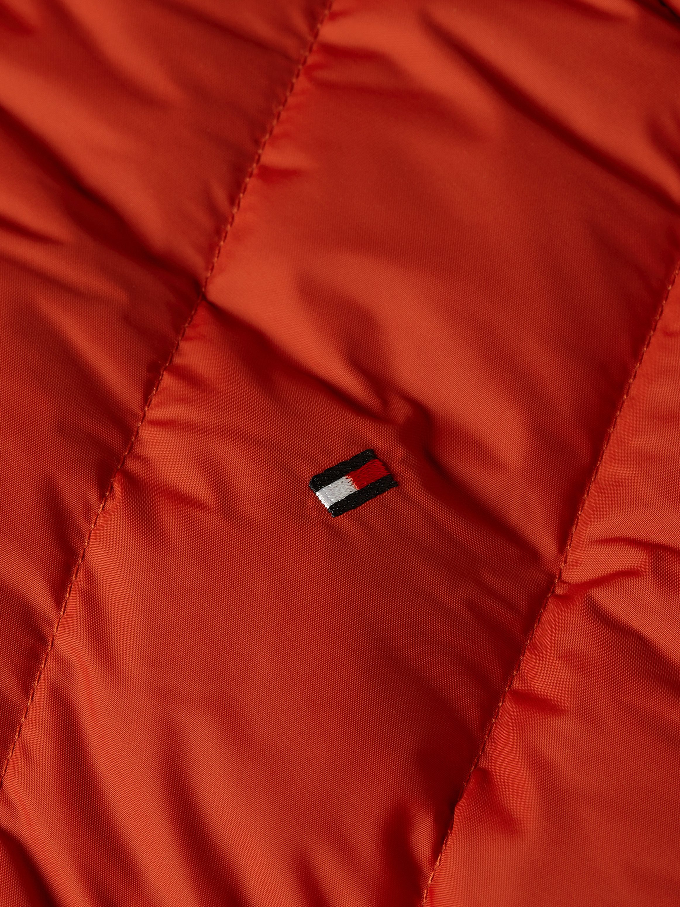 Tommy Hilfiger Gewatteerde jas CHEVRON MW PADDED JACKET met gemiddelde vulling en merklabel