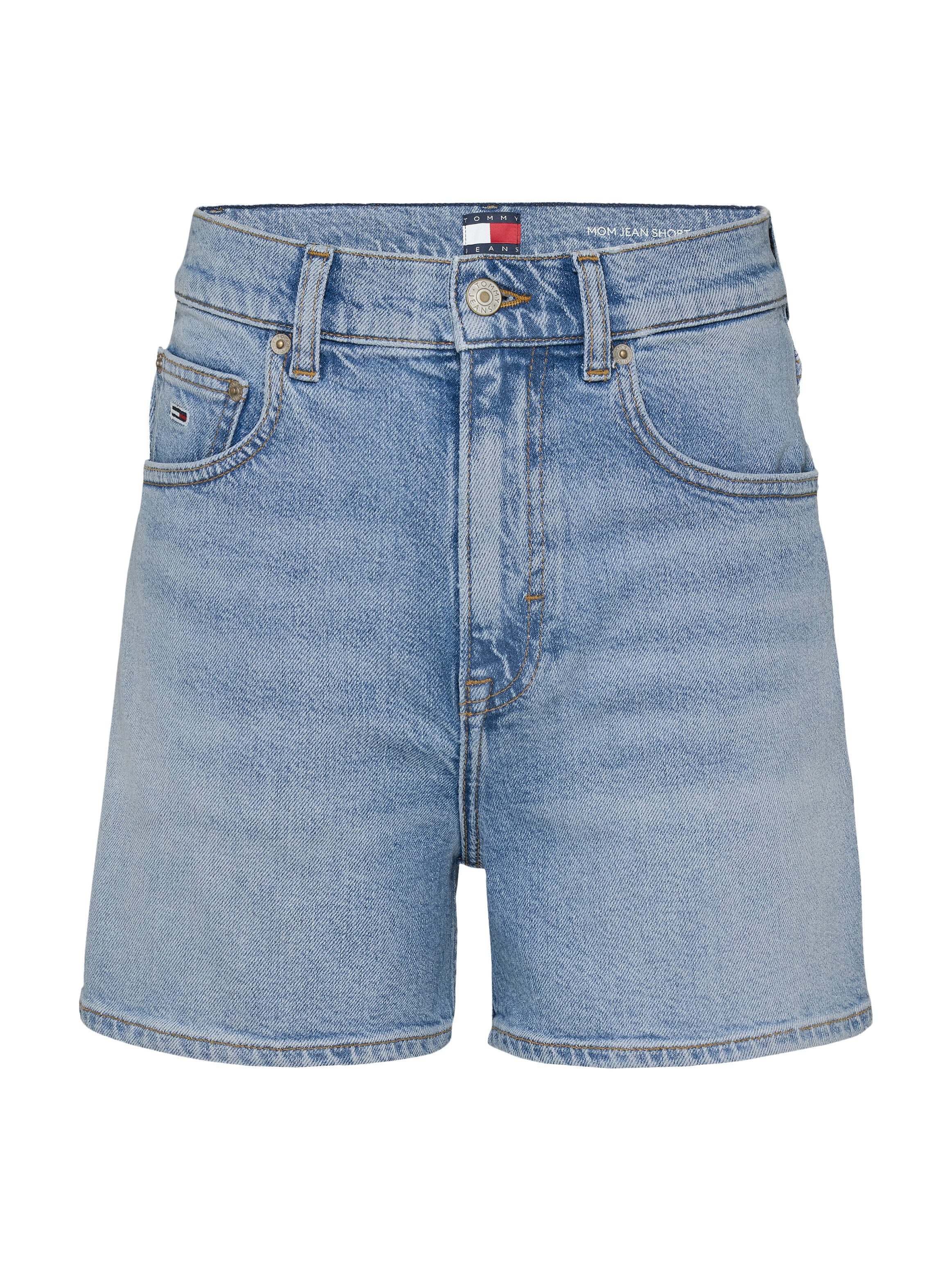 TOMMY JEANS Short MOM SHORT BI0112 met logo-badge, in blauwe wassing