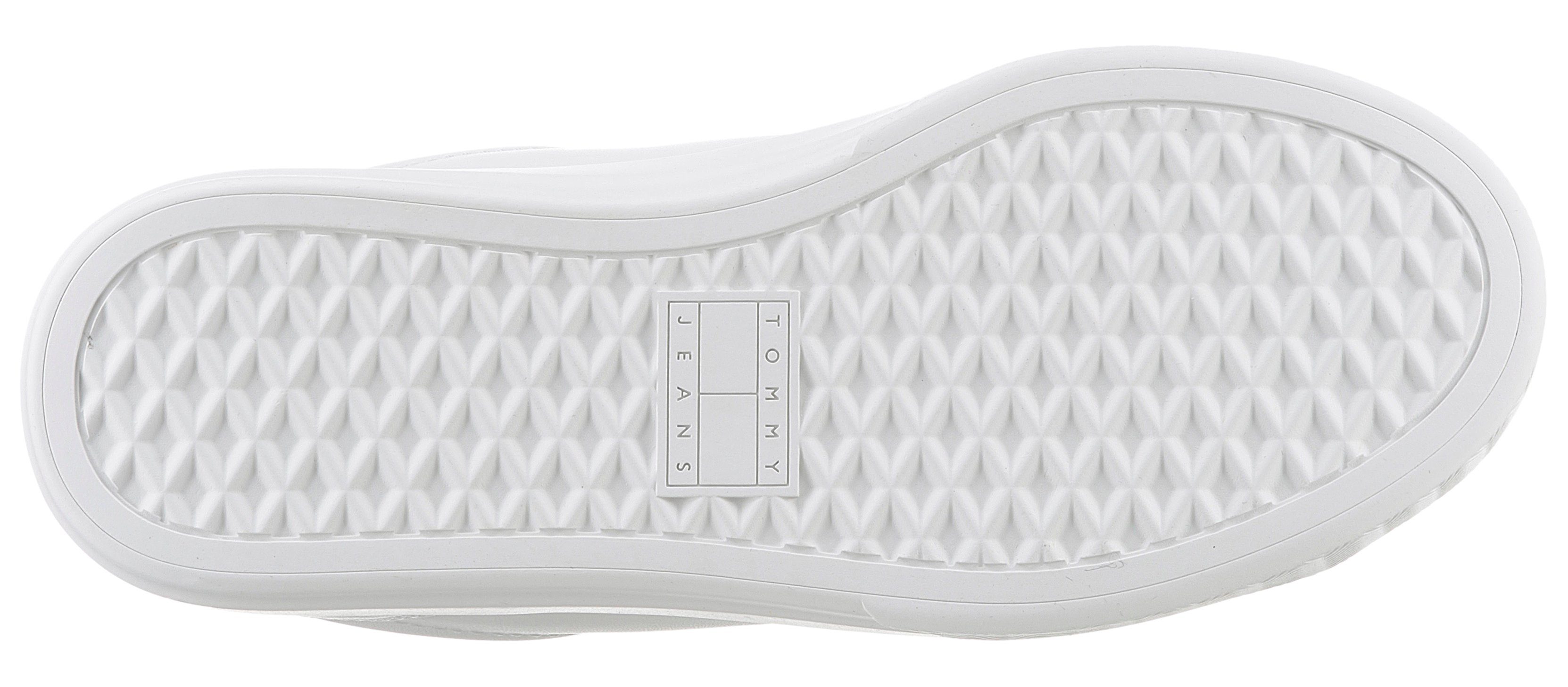 TOMMY JEANS Plateausneakers TJW CUPSOLE SNEAKER ESS met logo-patch op de tong, vrijetijdsschoen, lage schoen, veterschoen