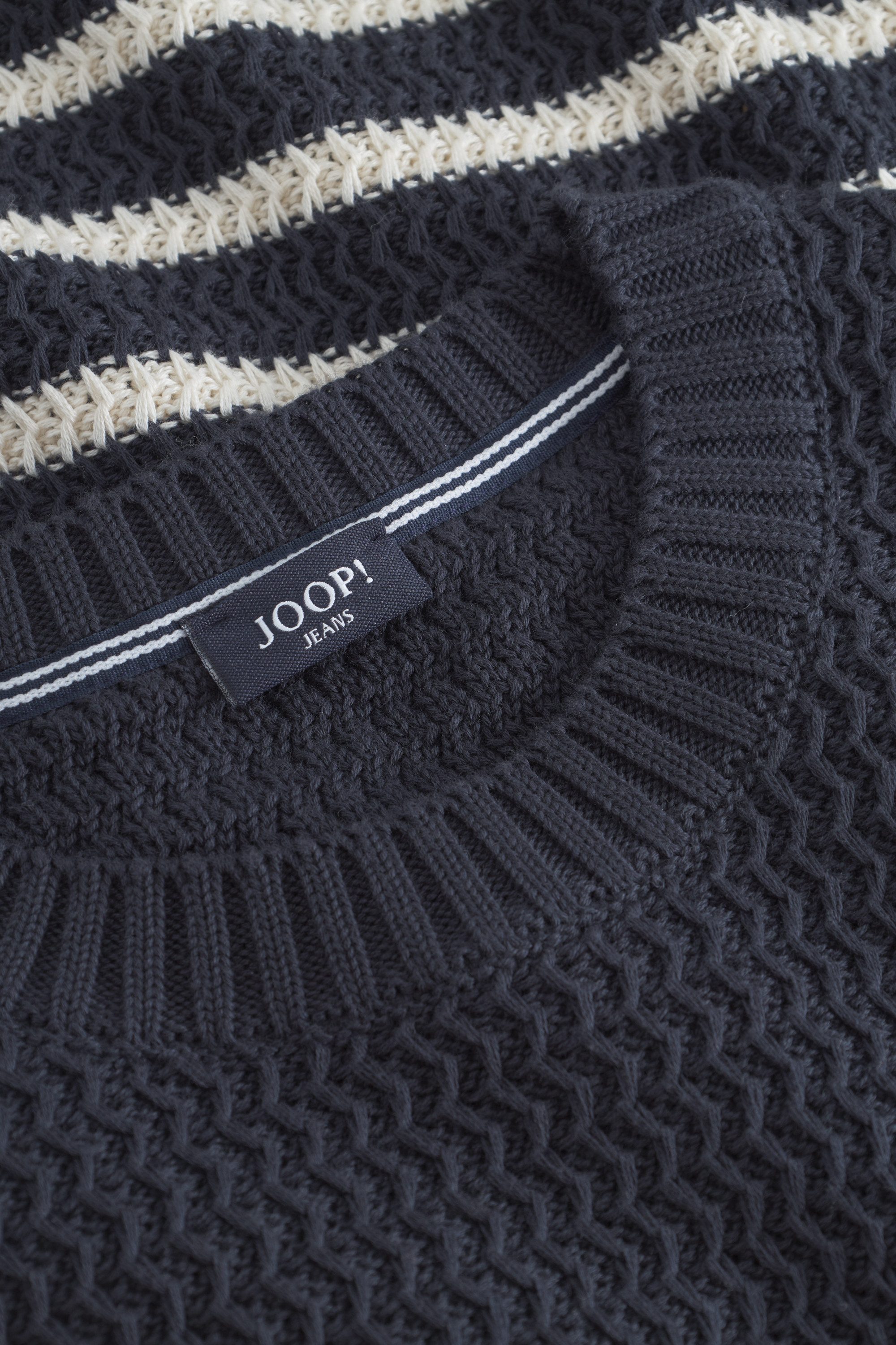 Joop Jeans Trui met ronde hals Gerono Breipatroon, patch aan de zijkant van het lichaam