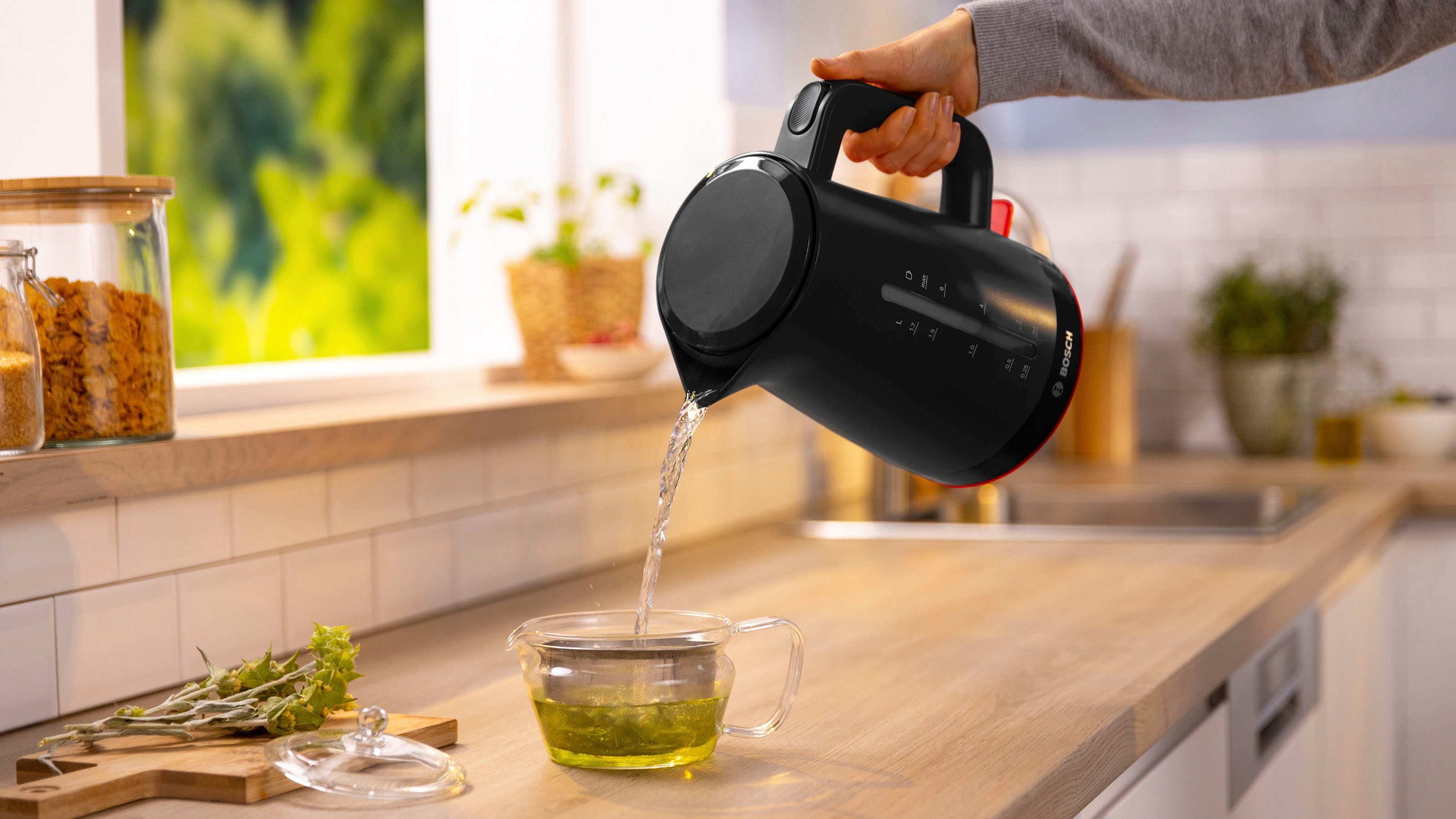 BOSCH Waterkoker MyMoment TWK3M123, 1,7 l, Automatische uitschakeling, kopjesweergave, aan beide kanten waterniveauaanduiding
