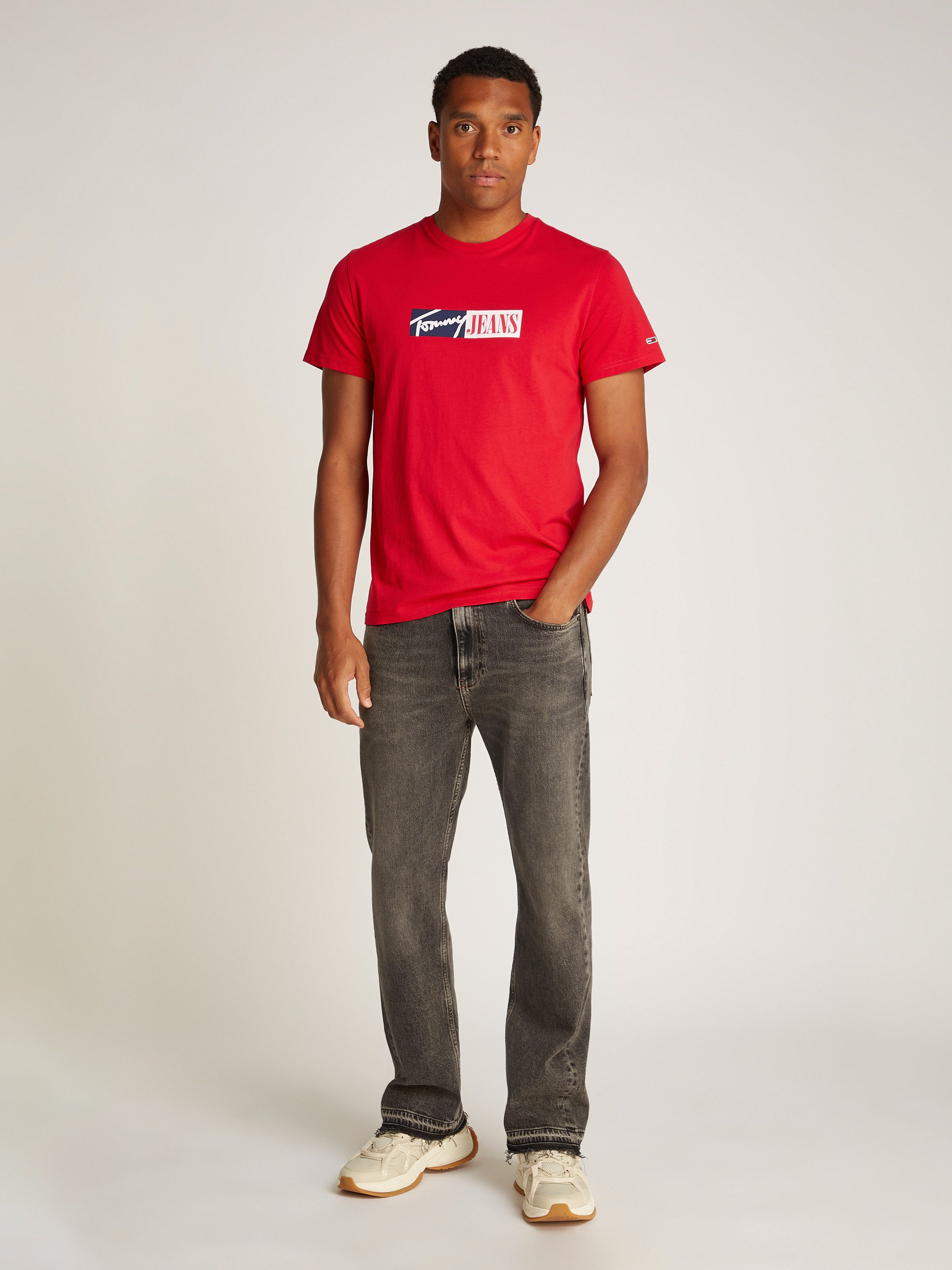 Tommy Jeans Plus Shirt met ronde hals TJM SLIM ENTRY GRAPHIC TEE EXT in grote maten, met logo-borduursel op de mouw