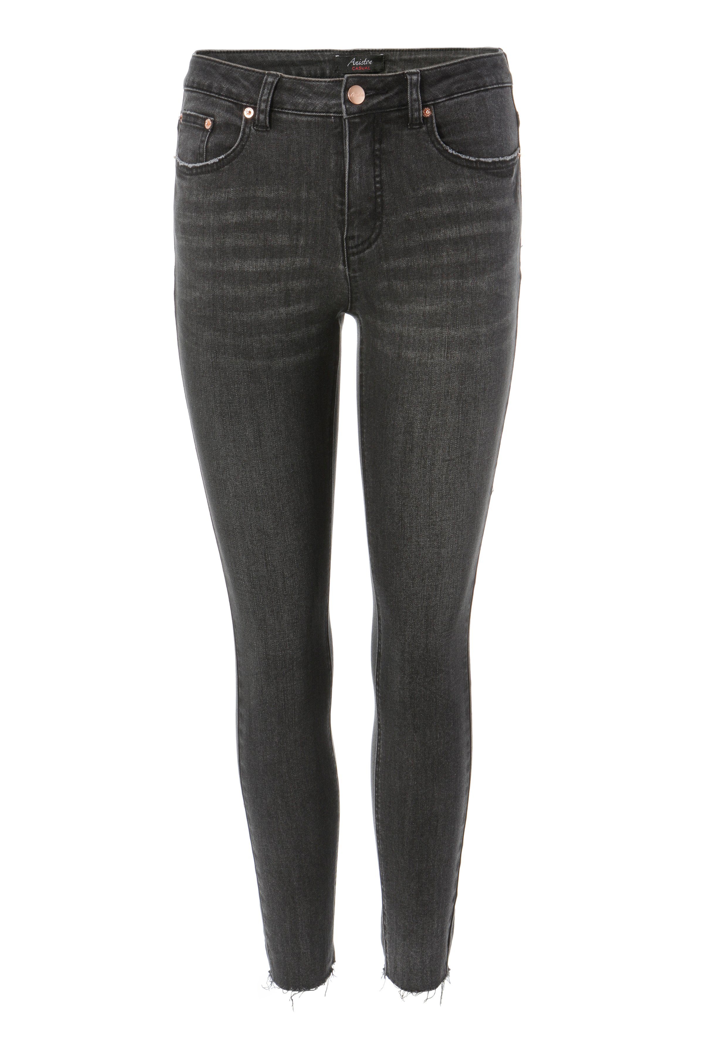 Aniston CASUAL Skinny fit jeans regular waist - met gerafelde voetzoom