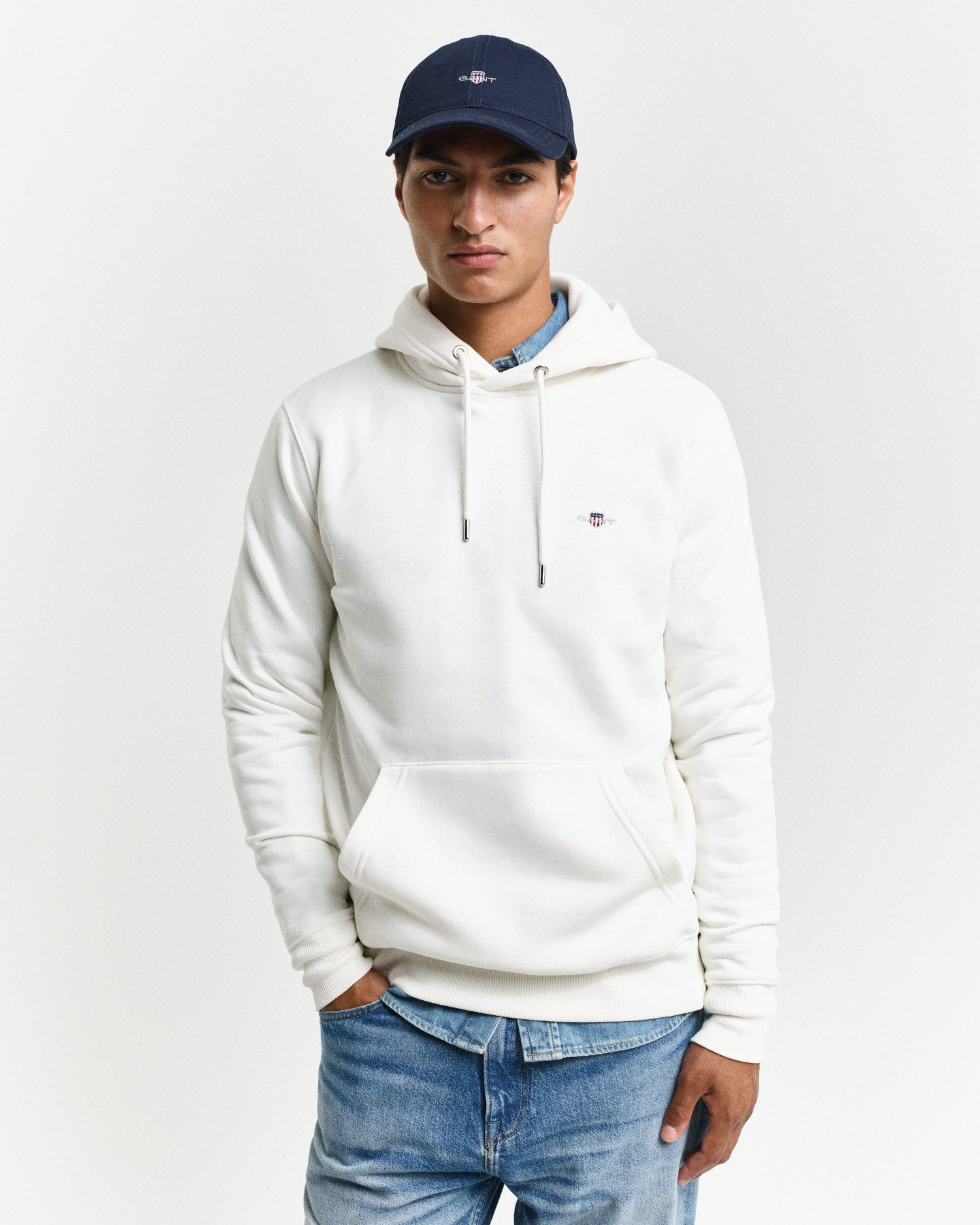 Gant Hoodie REG SHIELD HOODIE met logoborduursel op borsthoogte