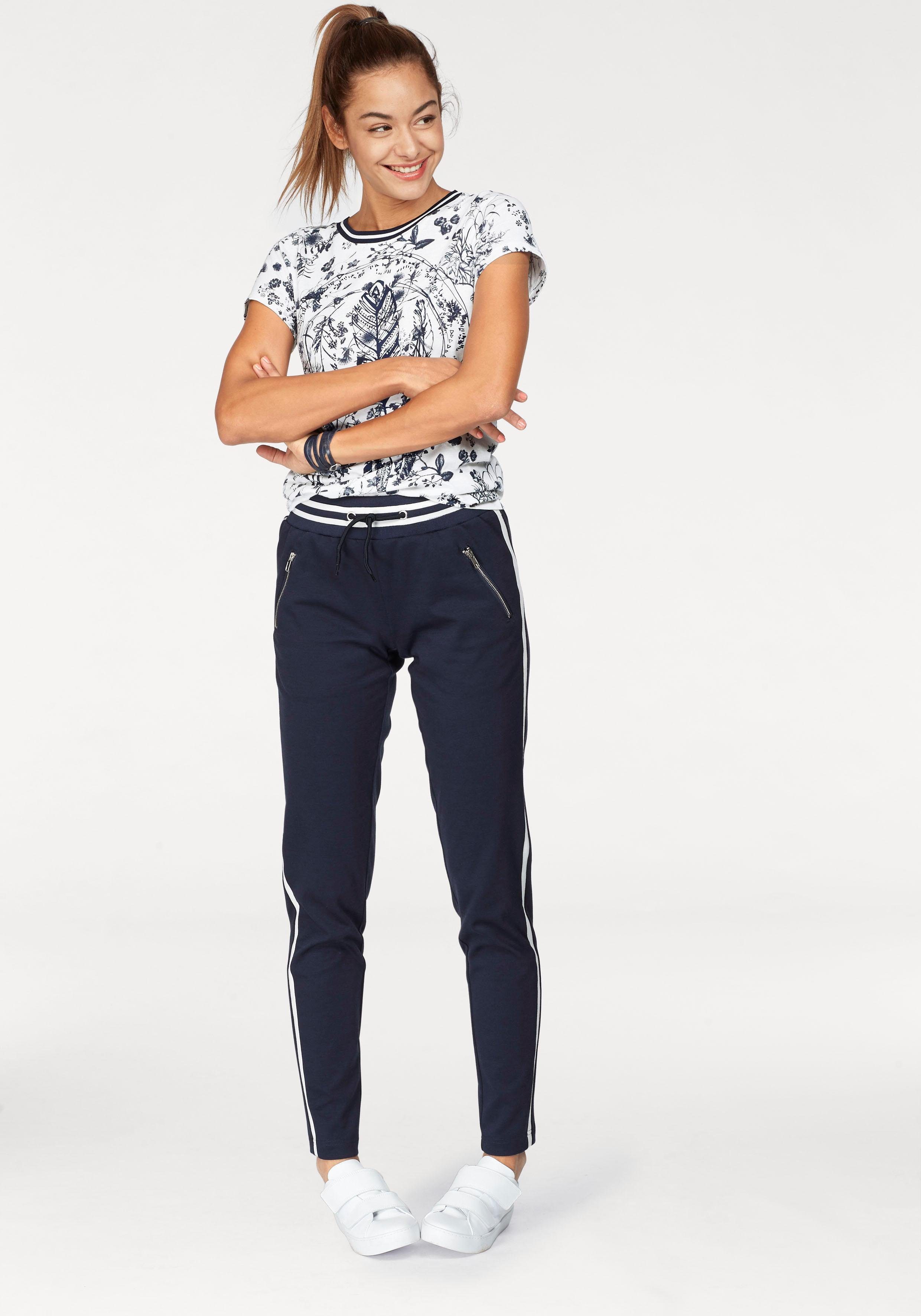 AJC Jogpants in trendy retro-design