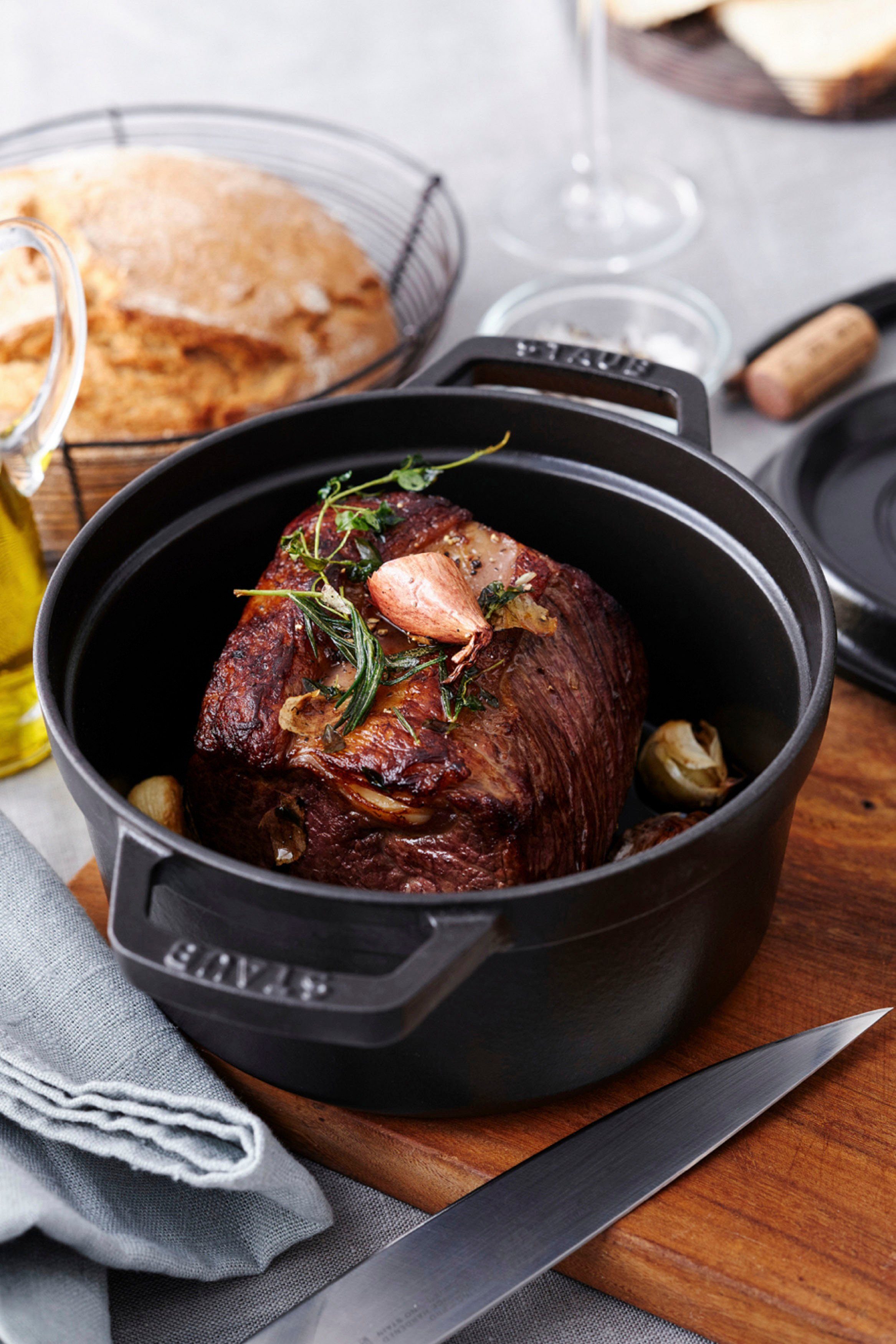 Staub Braadpan Cocotte robust, duurzaam, perfecte hitteverdeling, aroma-regendeksel (1-delig)