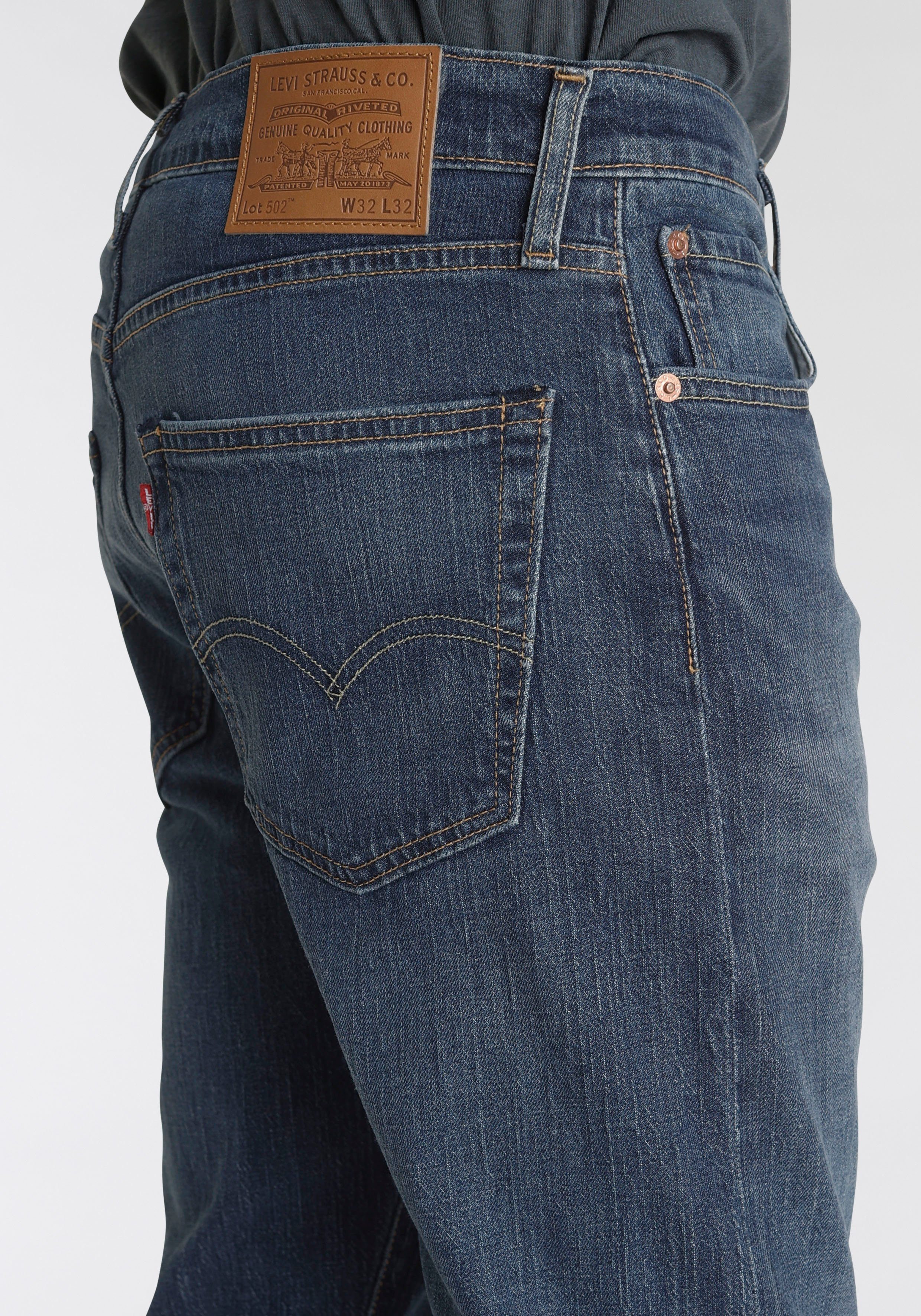 Levi's® Tapered jeans 502 TAPER in een elegante, moderne stijl