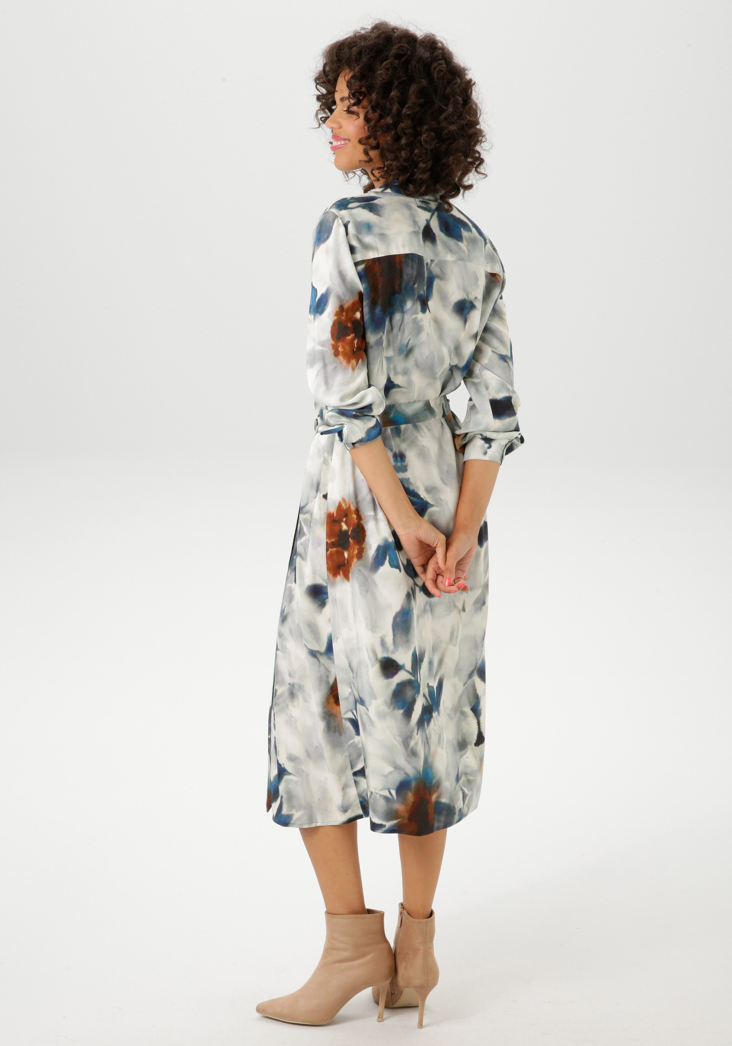 Aniston CASUAL Blousejurk met fantasierijke bladerenprint in batik-dessin - nieuwe collectie