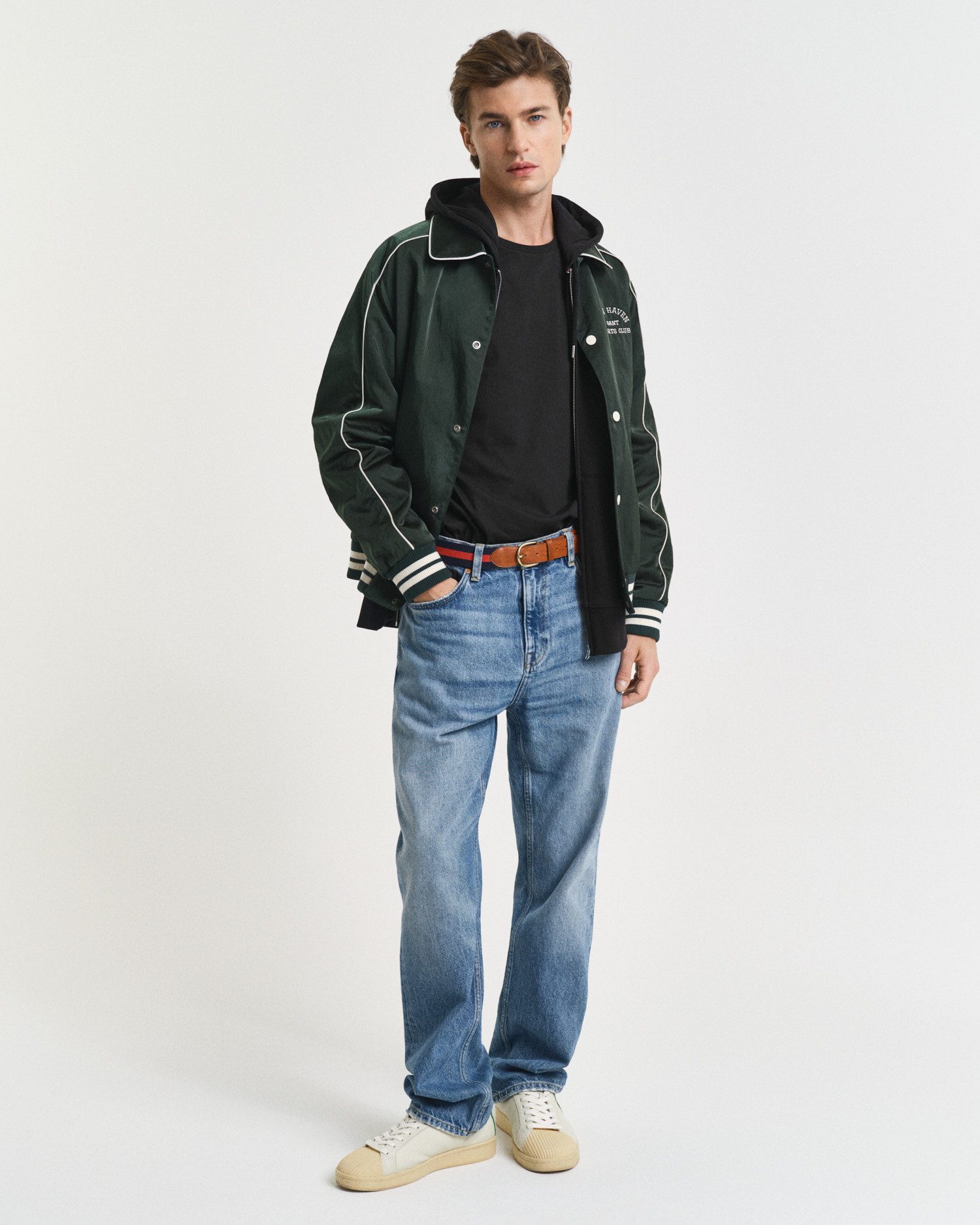 Gant T-shirt SLIM SHIELD SS T-SHIRT met logoborduursel op borsthoogte