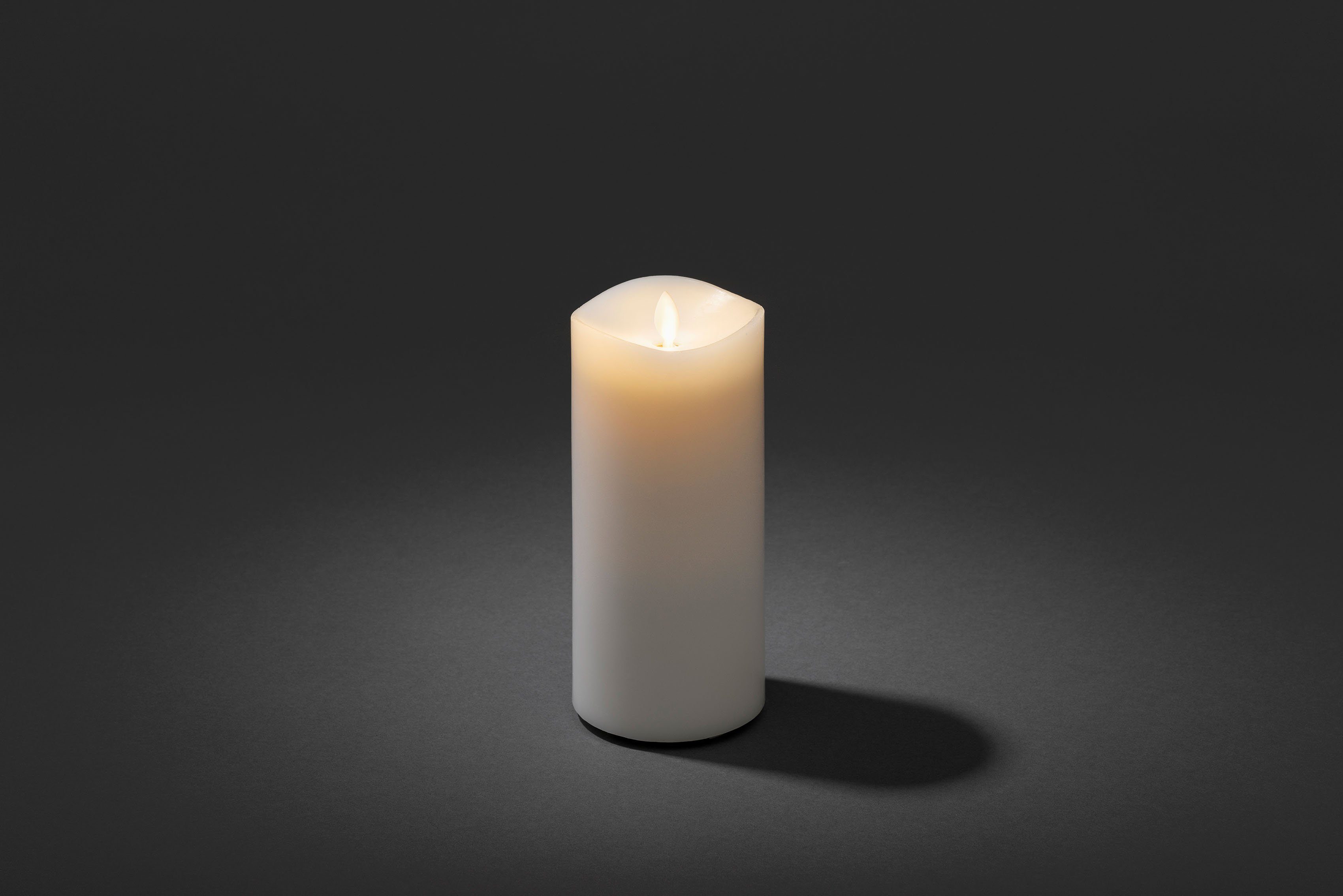 KONSTSMIDE Led-kaars Geurkaars, wit, flakkerend, met lavendel-geurpad,ø 9 cm, hoogte: 18 cm (1-delig)