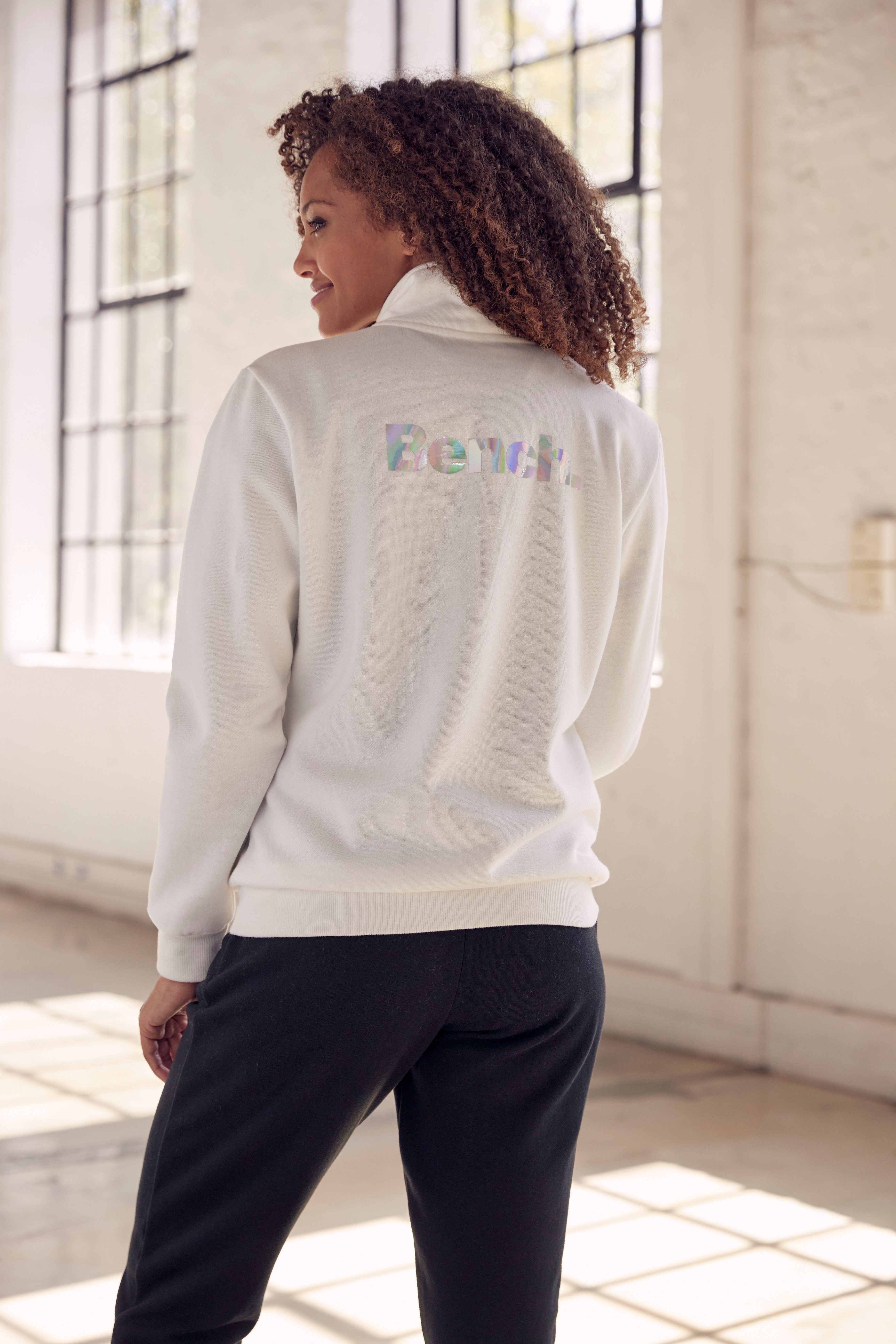 Bench. Loungewear Sweatvest -lounge jas Loungejack met staande kraag en glanzende logoprint, loungewear