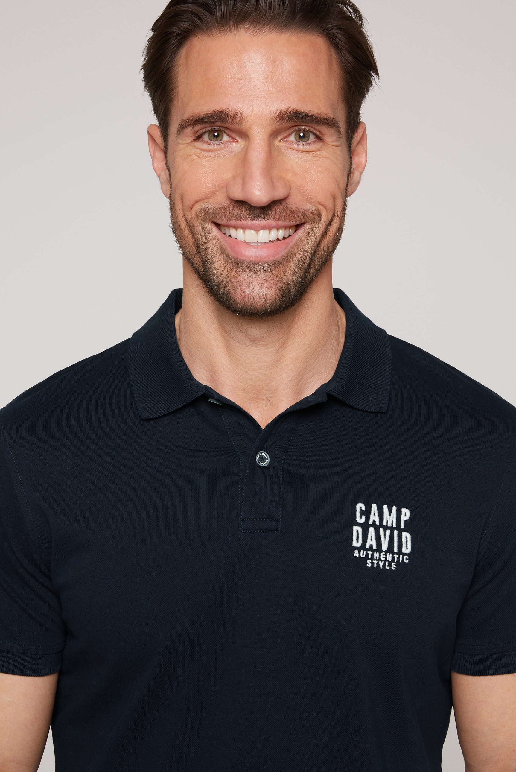 CAMP DAVID Poloshirt met kleine logo-borduursel op borsthoogte
