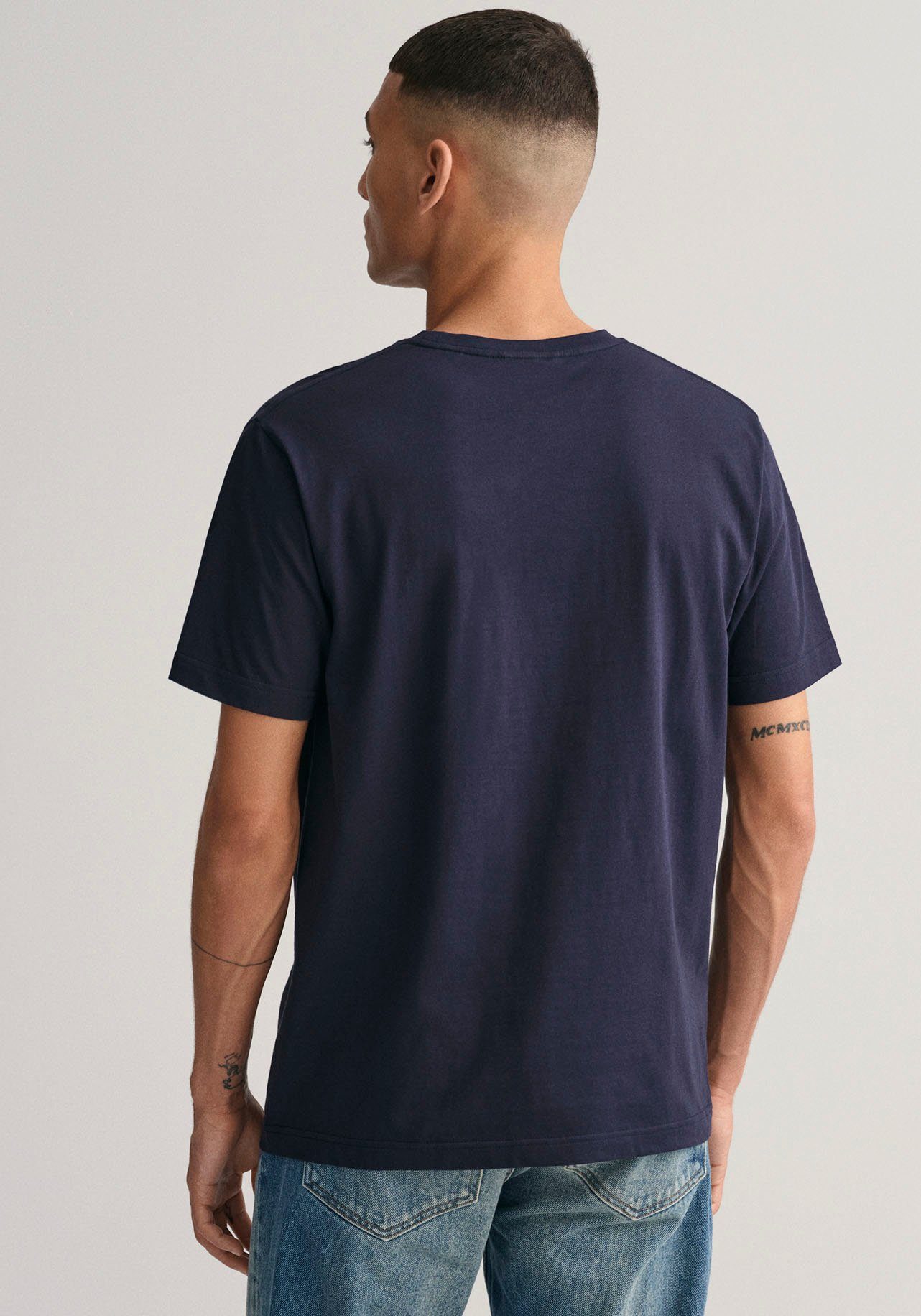 Gant T-shirt REG ARCHIVE SHIELD EMB SS T-SHIRT geïnspireerd door het archief uit de jaren '80