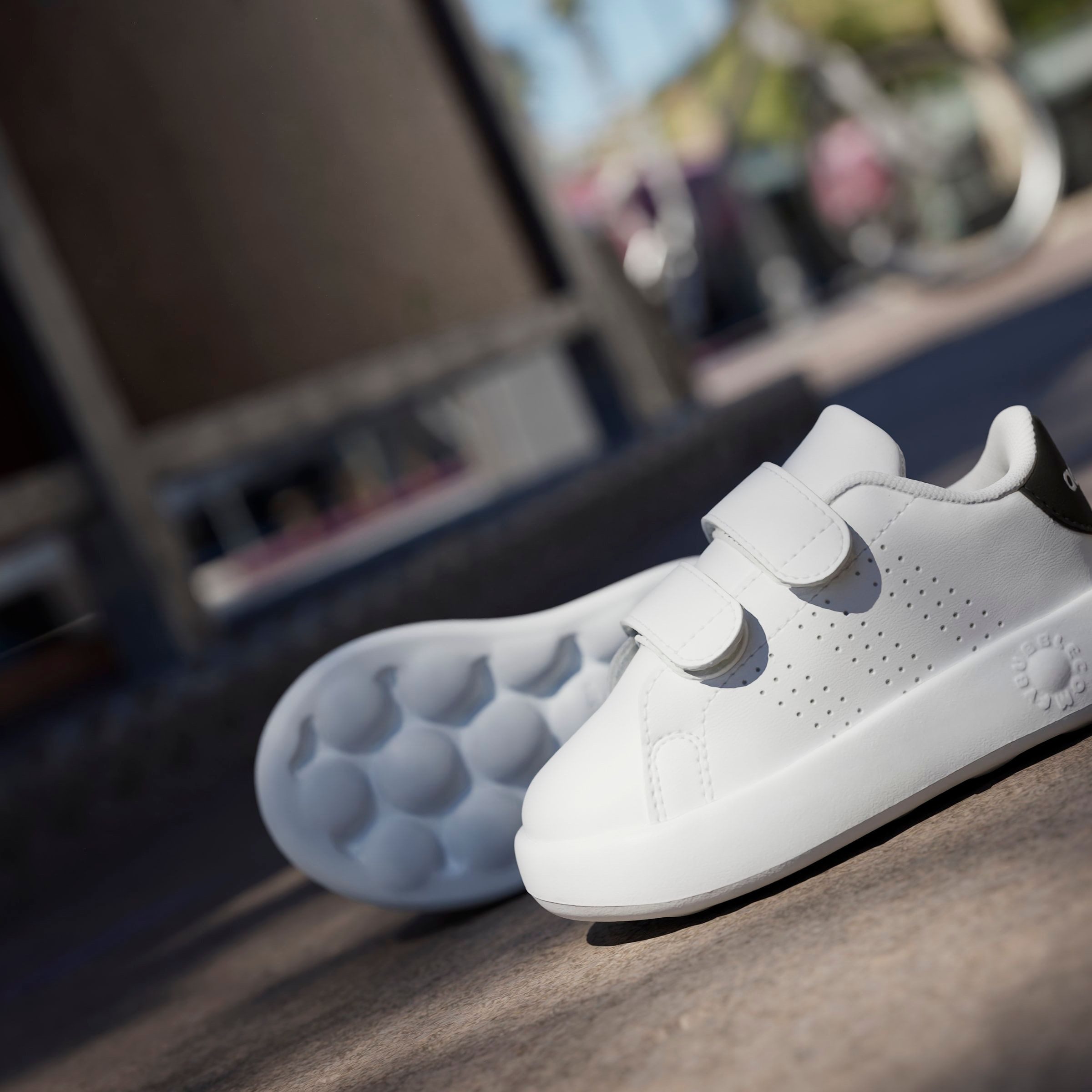 adidas Sportswear Klittenbandschoenen ADVANTAGE KIDS Ontwerp geïnspireerd door de adidas Stan Smith, voor kinderen