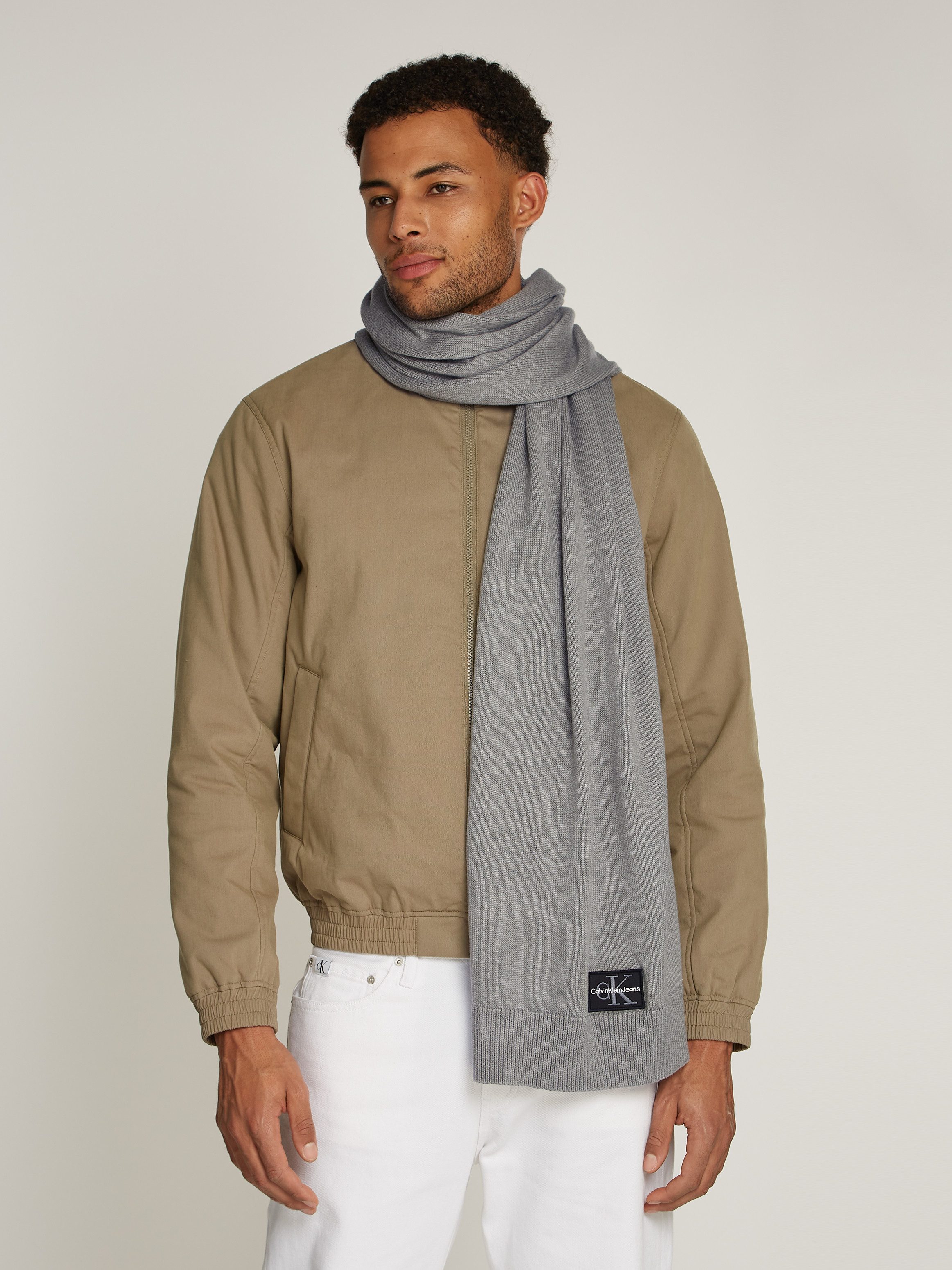 Calvin Klein Sjaal MONO LOGO PATCH SCARF