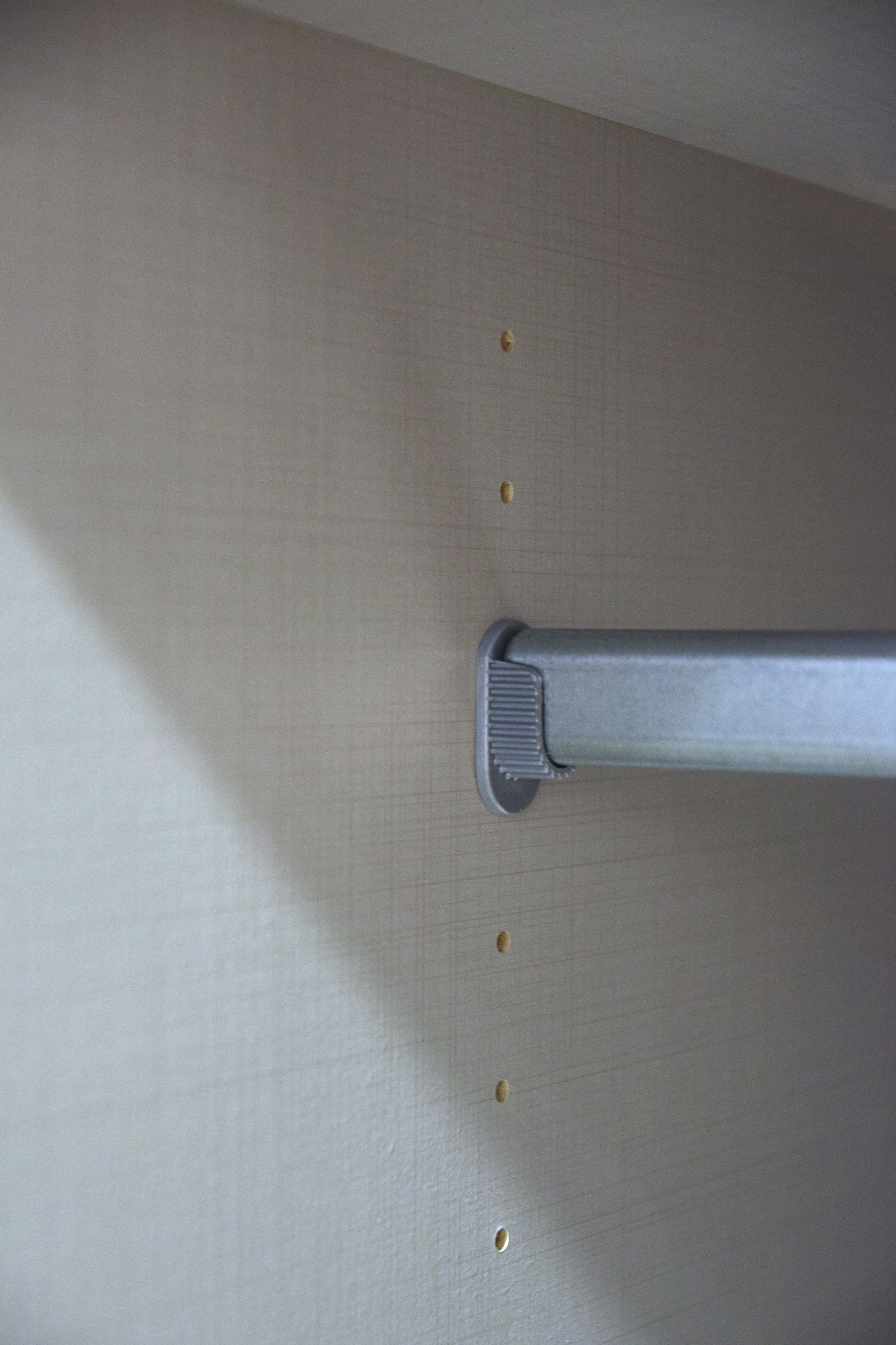 Wimex Zweefdeurkast Schwerin met lades op een praktische hoogte, met glazen deur