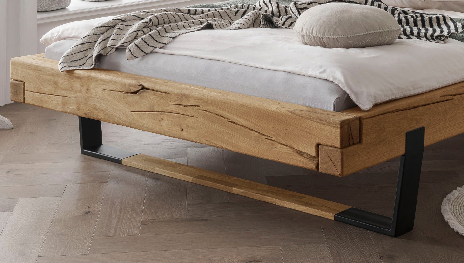 Home affaire Massief houten ledikant Ultima van hout in balk-look met hout / metalen glijder