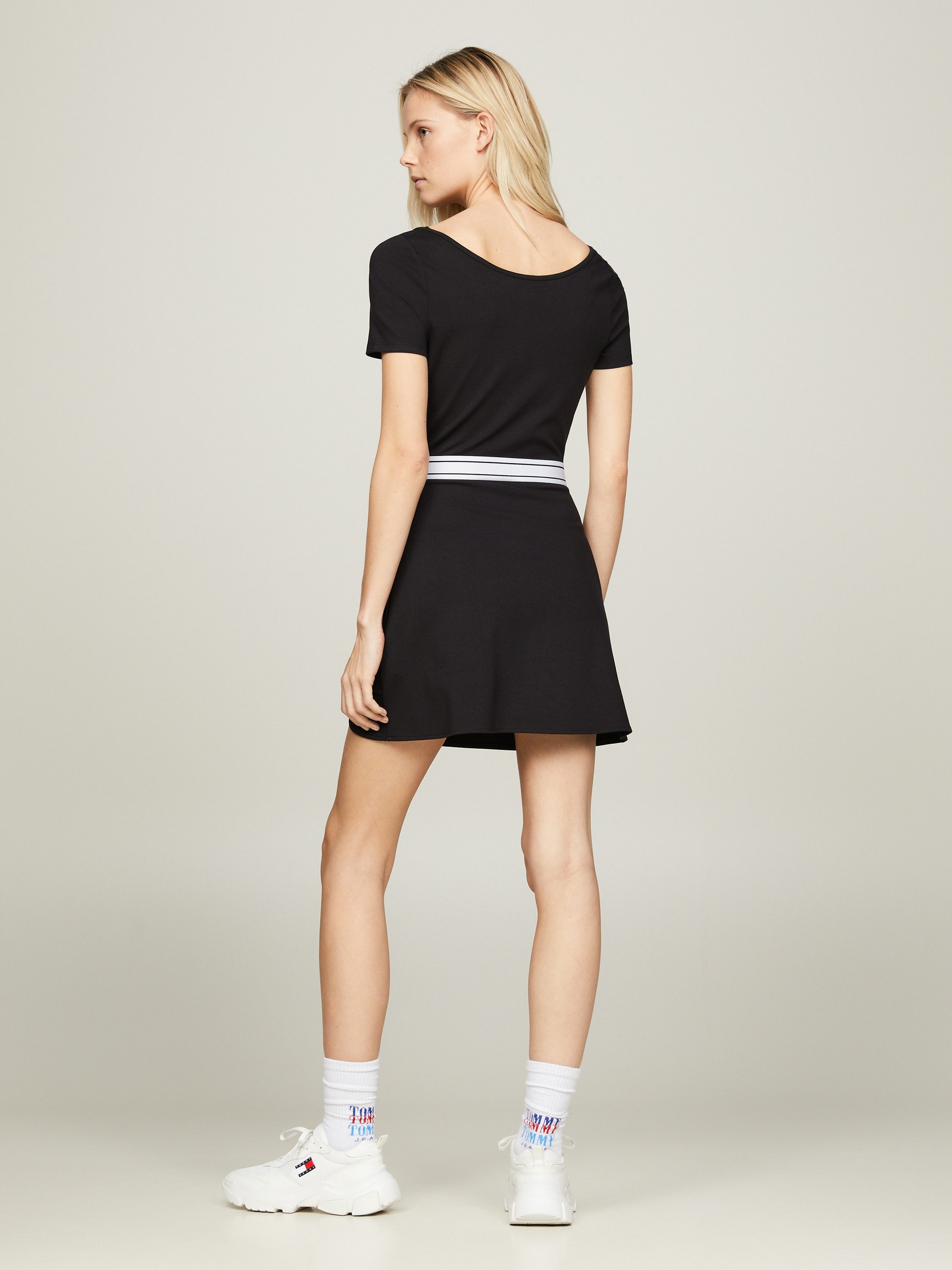 Tommy Jeans Curve Blousejurk TJW LOGO TAPE FIT & FLARE EXT