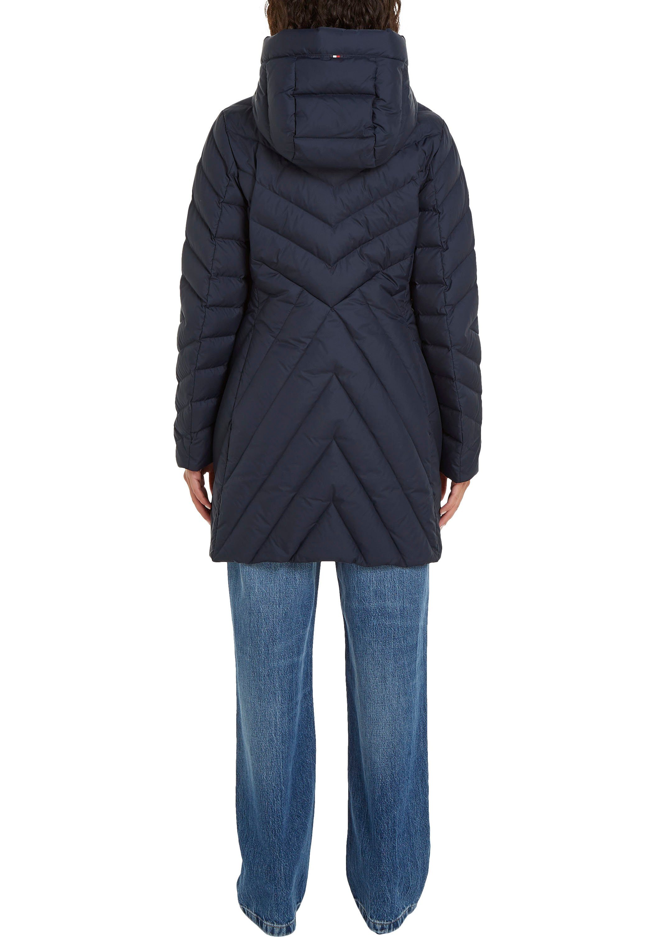 Tommy Hilfiger Gewatteerde jas CHEVRON MW PADDED COAT met gemiddelde vulling en merklabel