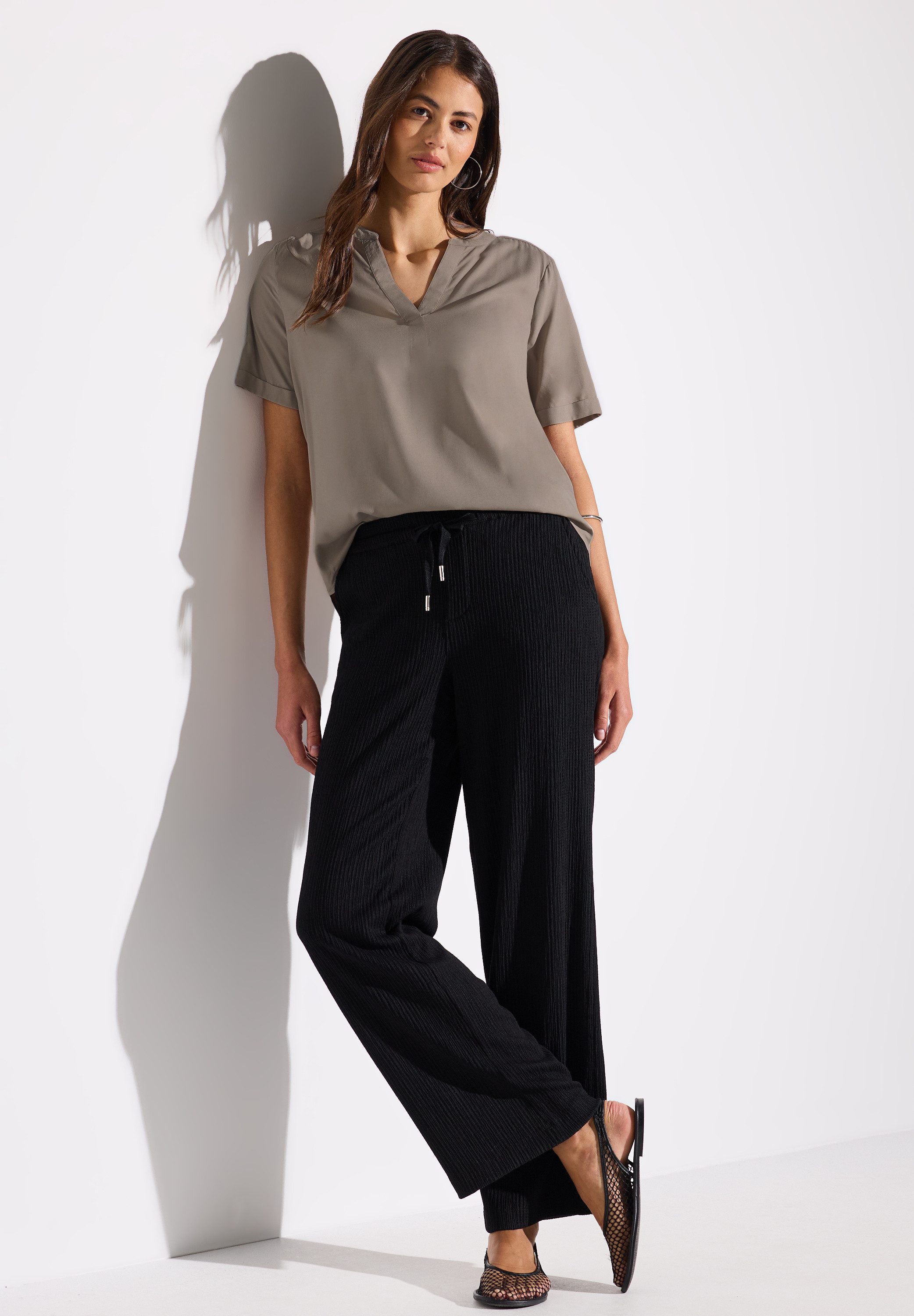 STREET ONE Blouse met korte mouwen met ingesneden ronde hals