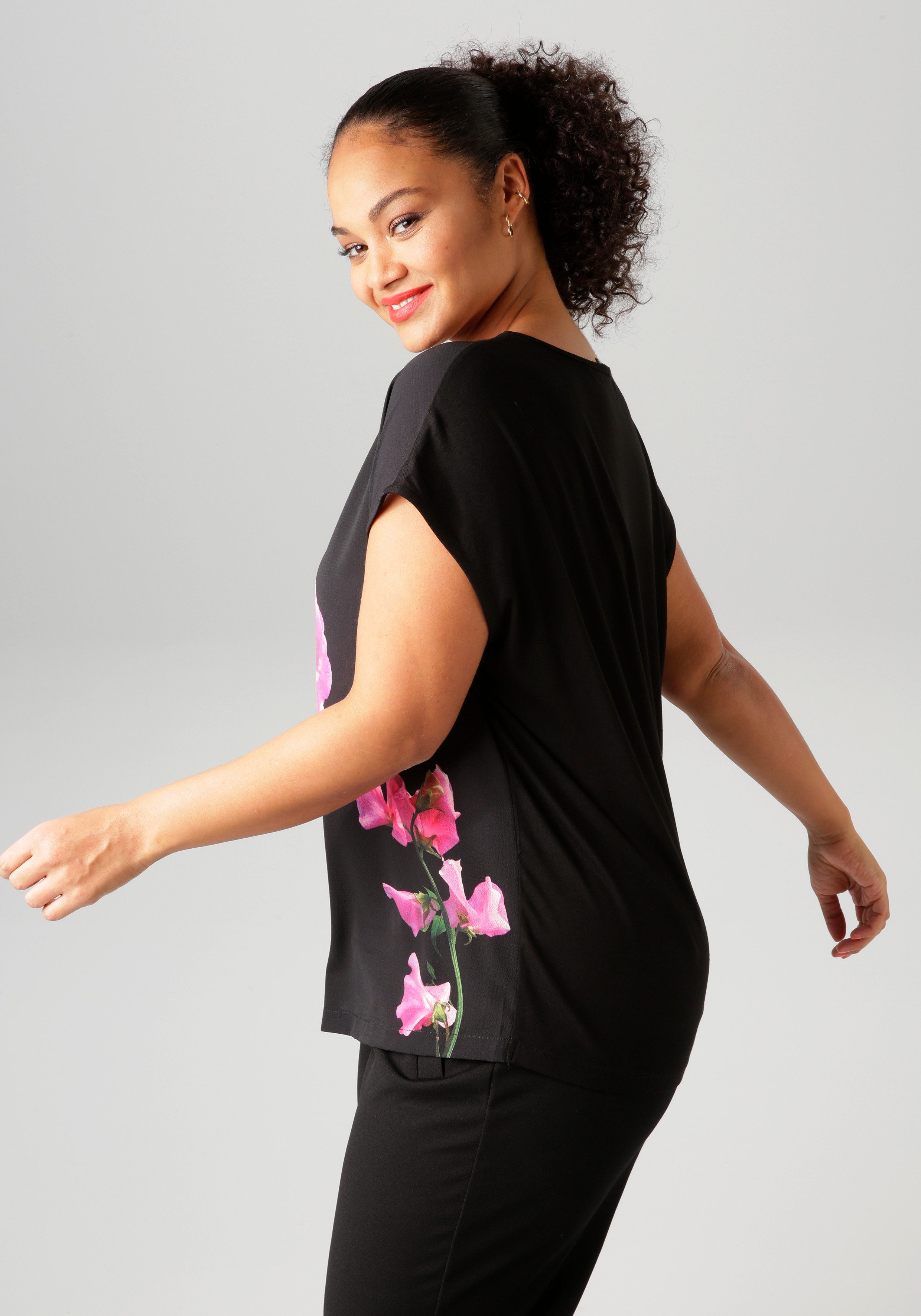 Aniston PLUS Shirtblouse met kleurrijke, grote bloemen bedrukt - nieuwe collectie