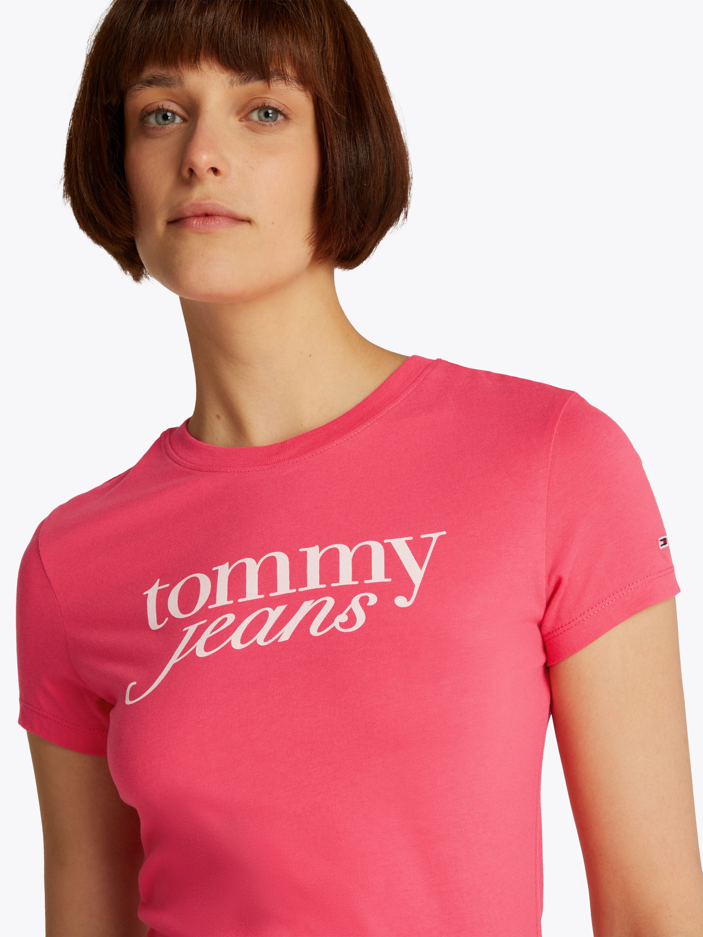 Tommy Jeans Curve Shirt met ronde hals Shirt TJW SLIM ESSENTIAL in grote maten, logoprint op borsthoogte, met logoborduring