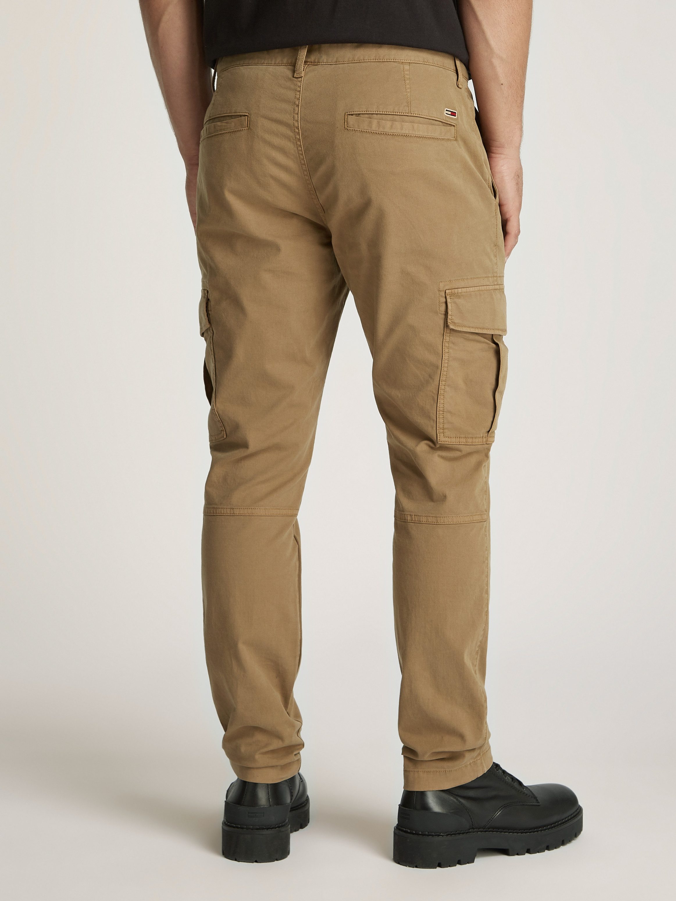 TOMMY JEANS Cargobroek TJM AUSTIN CARGO met geborduurd logo