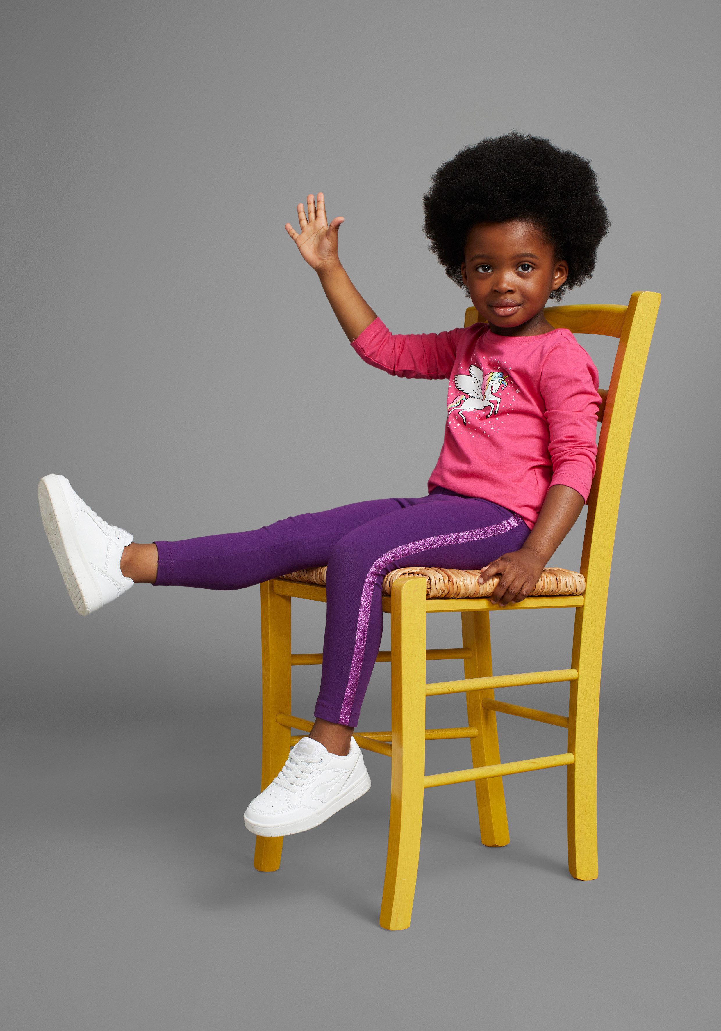 KIDSWORLD Shirt met lange mouwen Met leuke eenhoornprint lange mouwen heuplange pasvorm stijlvolle print