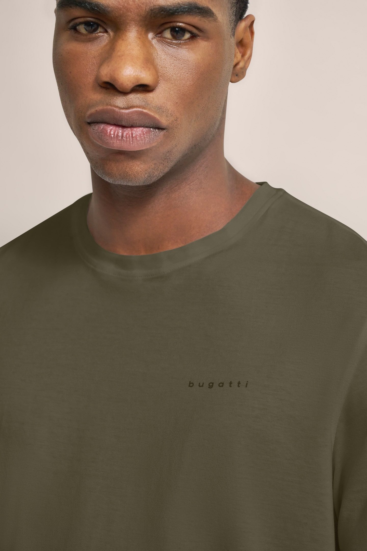 Bugatti T-shirt met kleine bugatti print