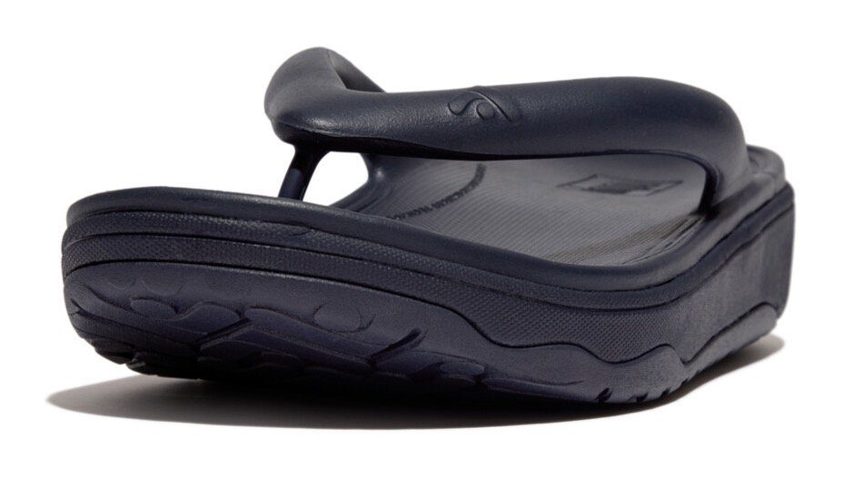 Fitflop Teenslippers RELIEFF RECOVERY TOE-POST SANDALS - TONAL RUBBER sleehak, zomerschoen, slippers met microwobbleboard