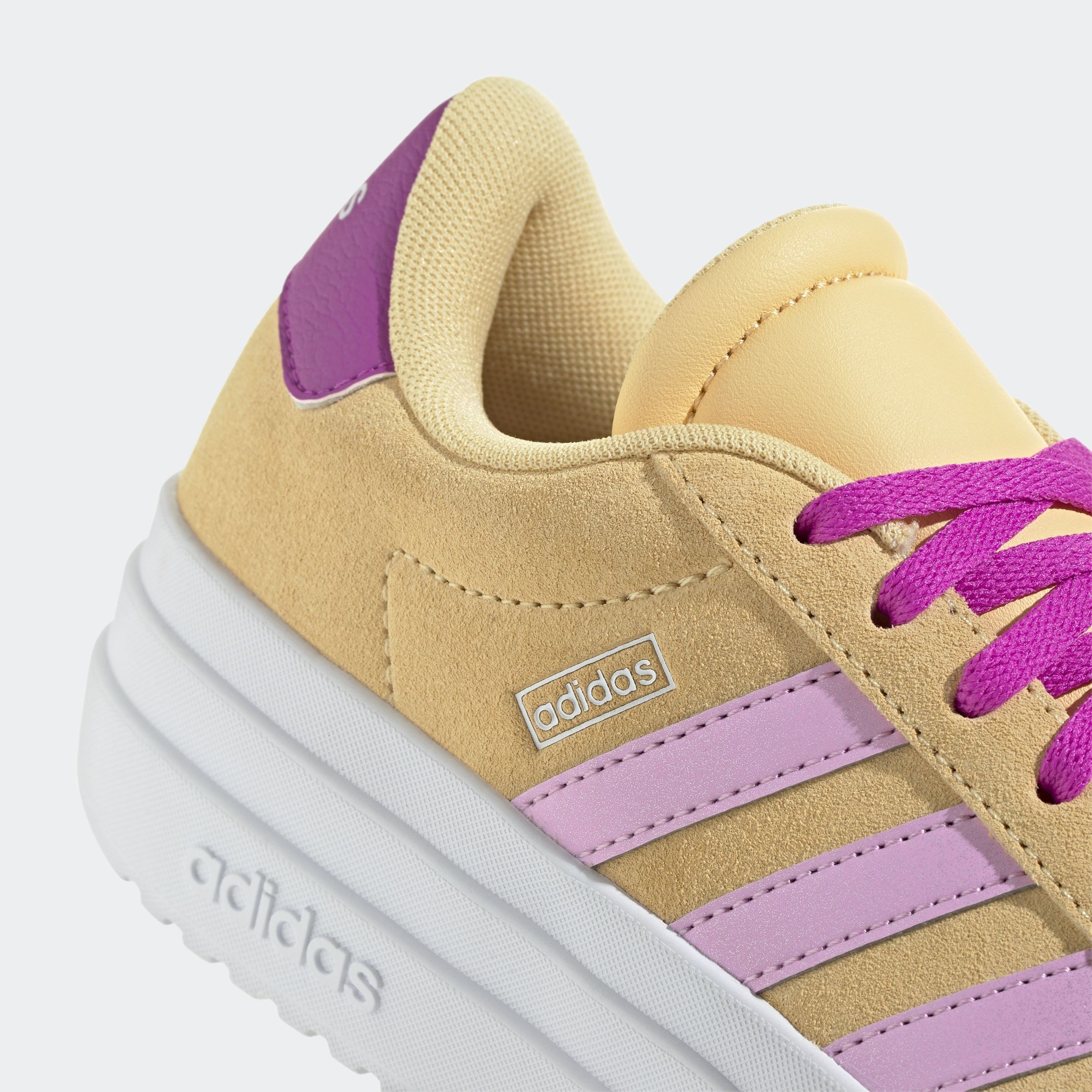 adidas Sportswear Plateausneakers Design in de voetsporen van de adidas Gazelle Bold