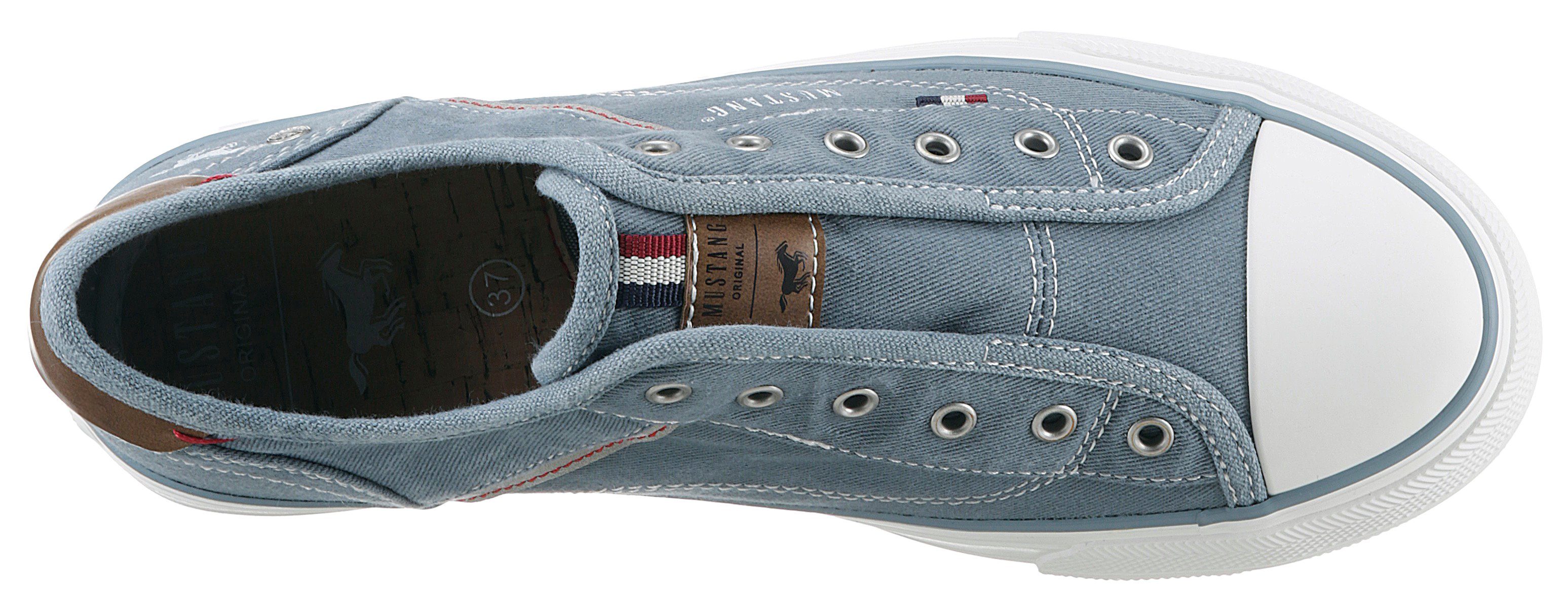 Mustang Shoes Slip-on sneakers Plateau sneaker, slipper, vrijetijdsschoen met praktische elastische band