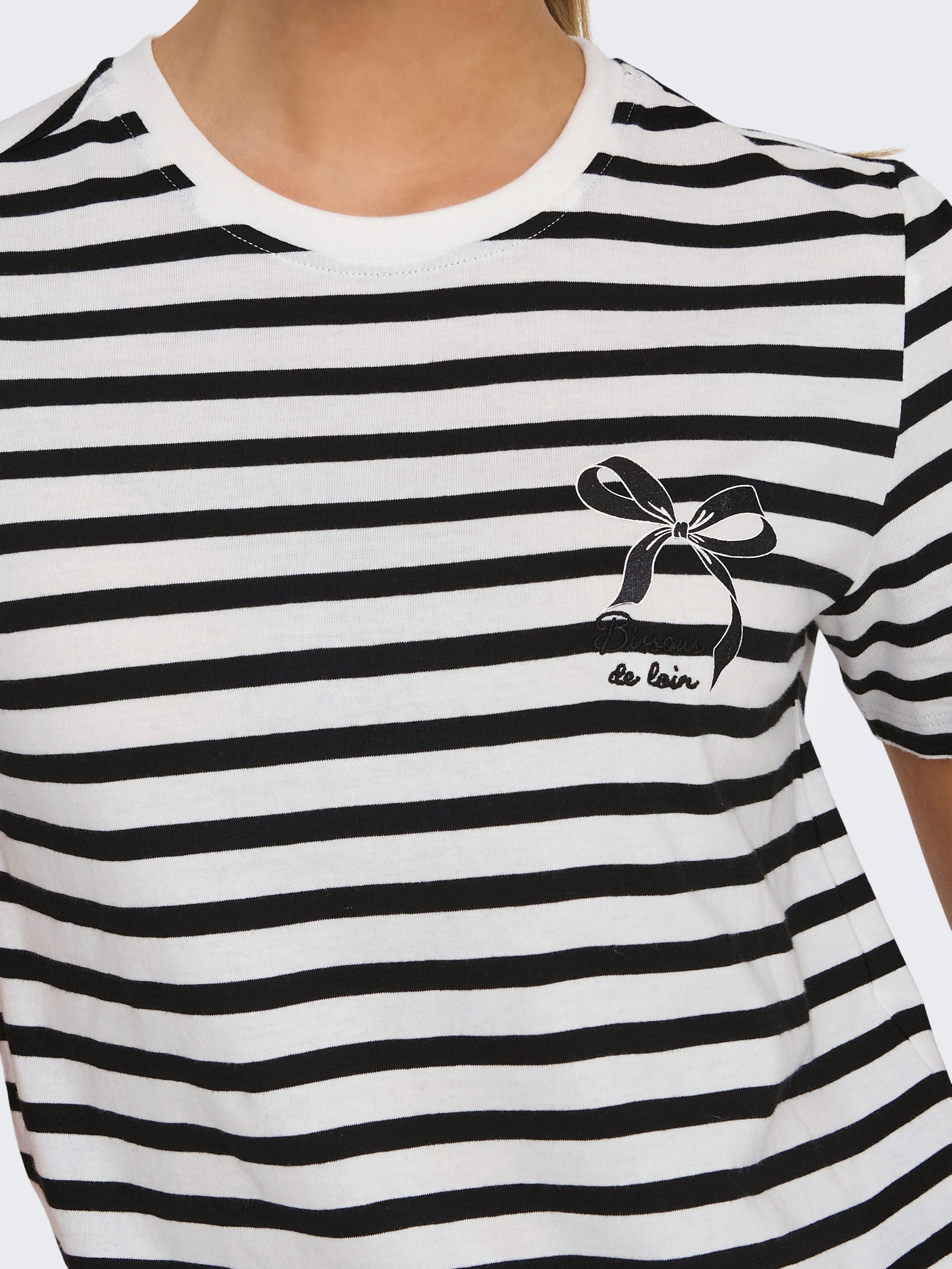 Only Shirt met korte mouwen ONLKITA LIFE REG S S BOW TOP BOX JRS