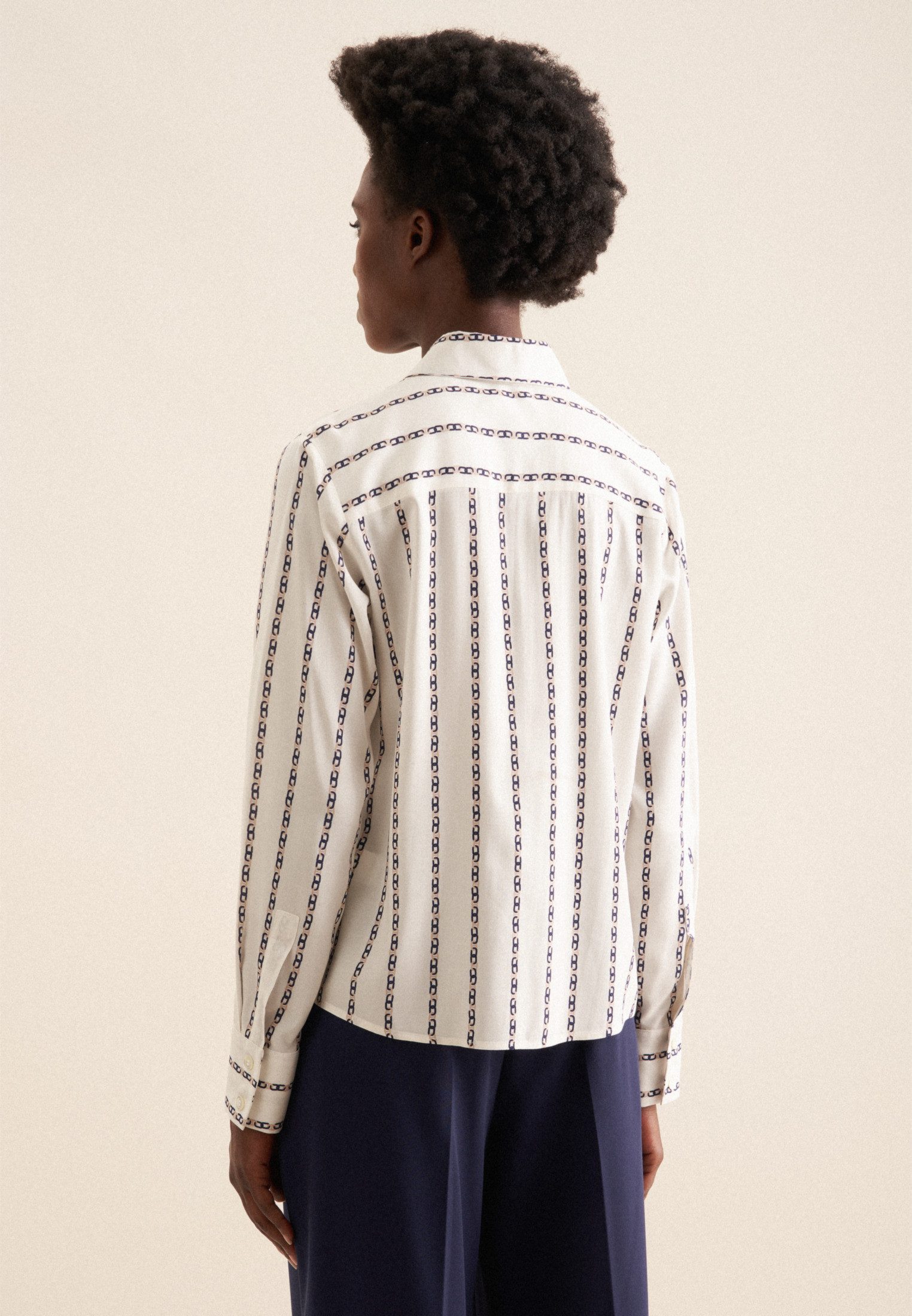 seidensticker Overhemdblouse Zwarte roos Lange mouwen kraag kettingenprint