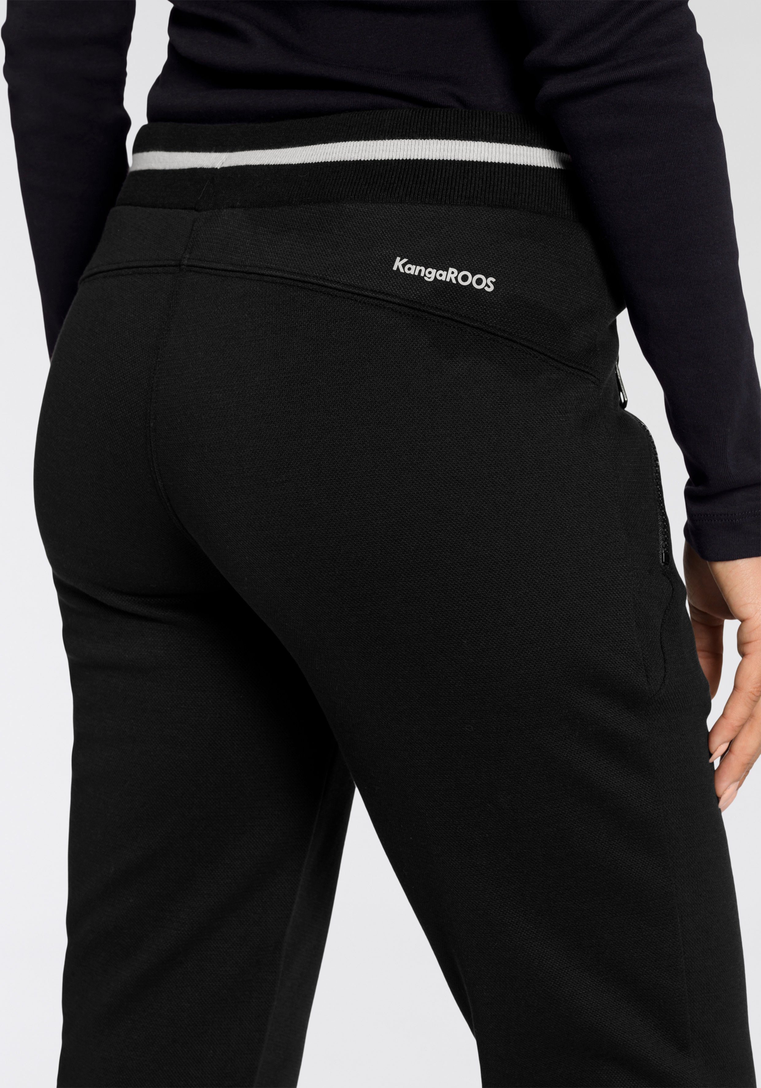 KangaROOS Jerseybroek met piqué-structuur en streepdetail
