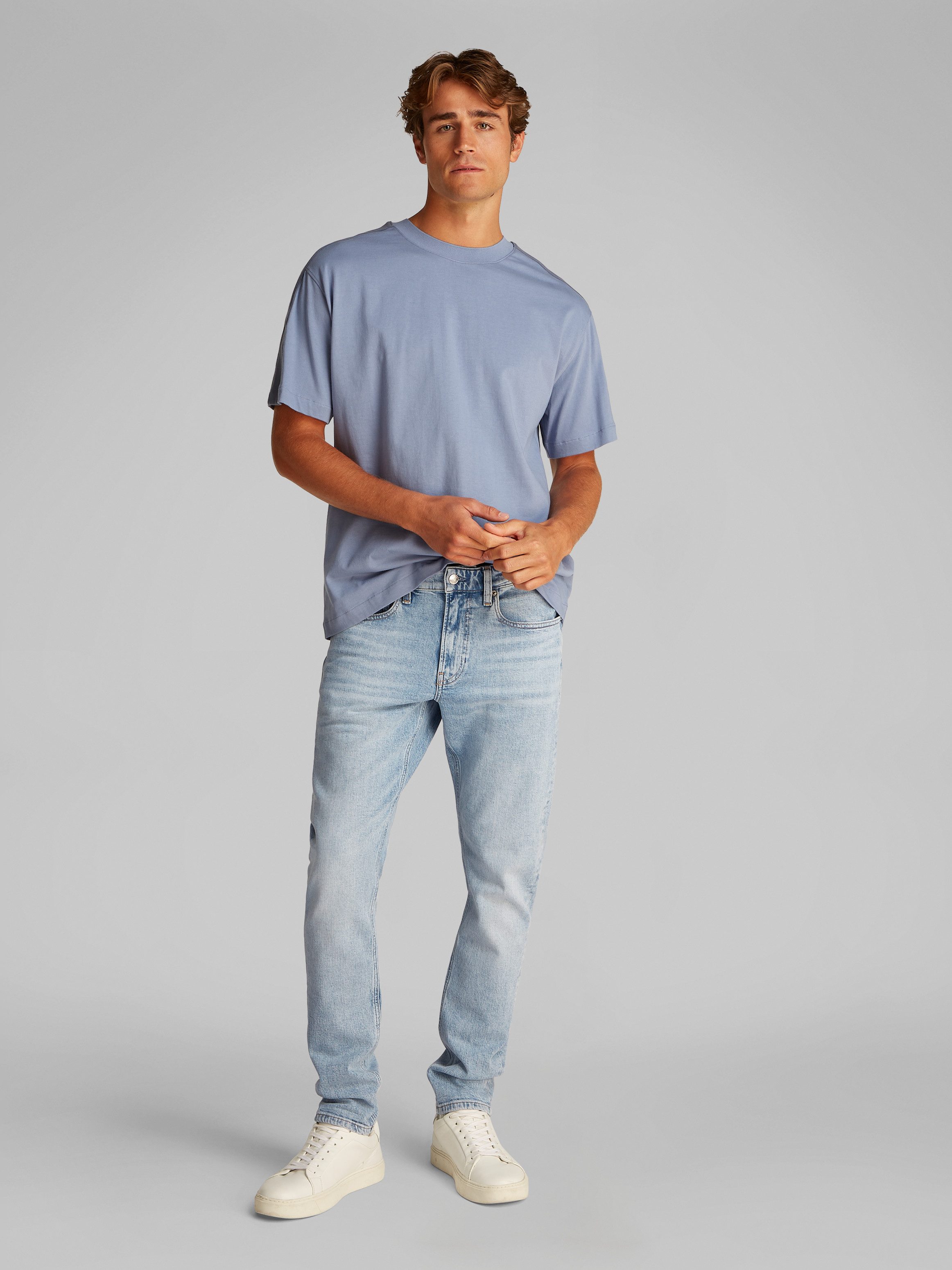 Calvin Klein Tapered jeans SLIM TAPER in lichtblauwe wassing