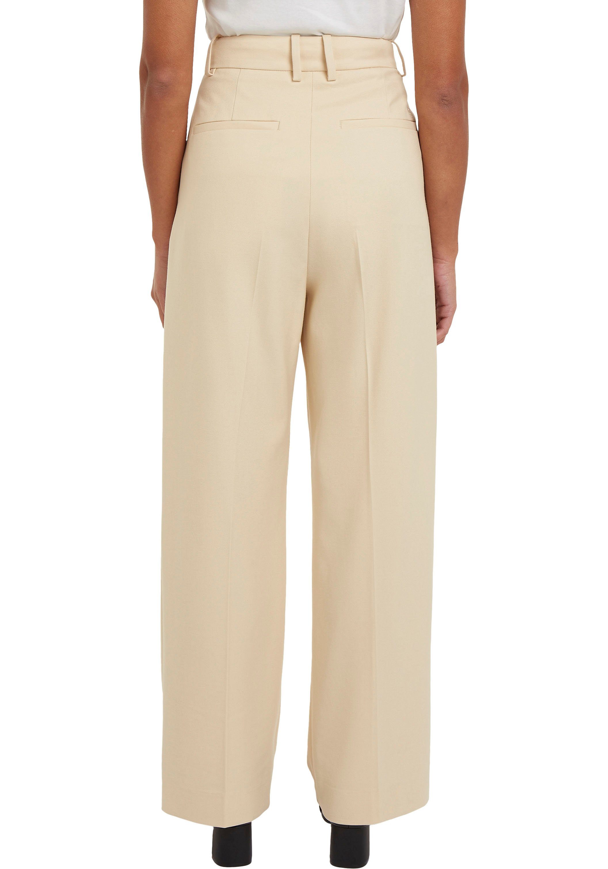 Tommy Hilfiger Geweven broek MD CORE RELAXED STRAIGHT PANT met logo-stiksel op de achterkant