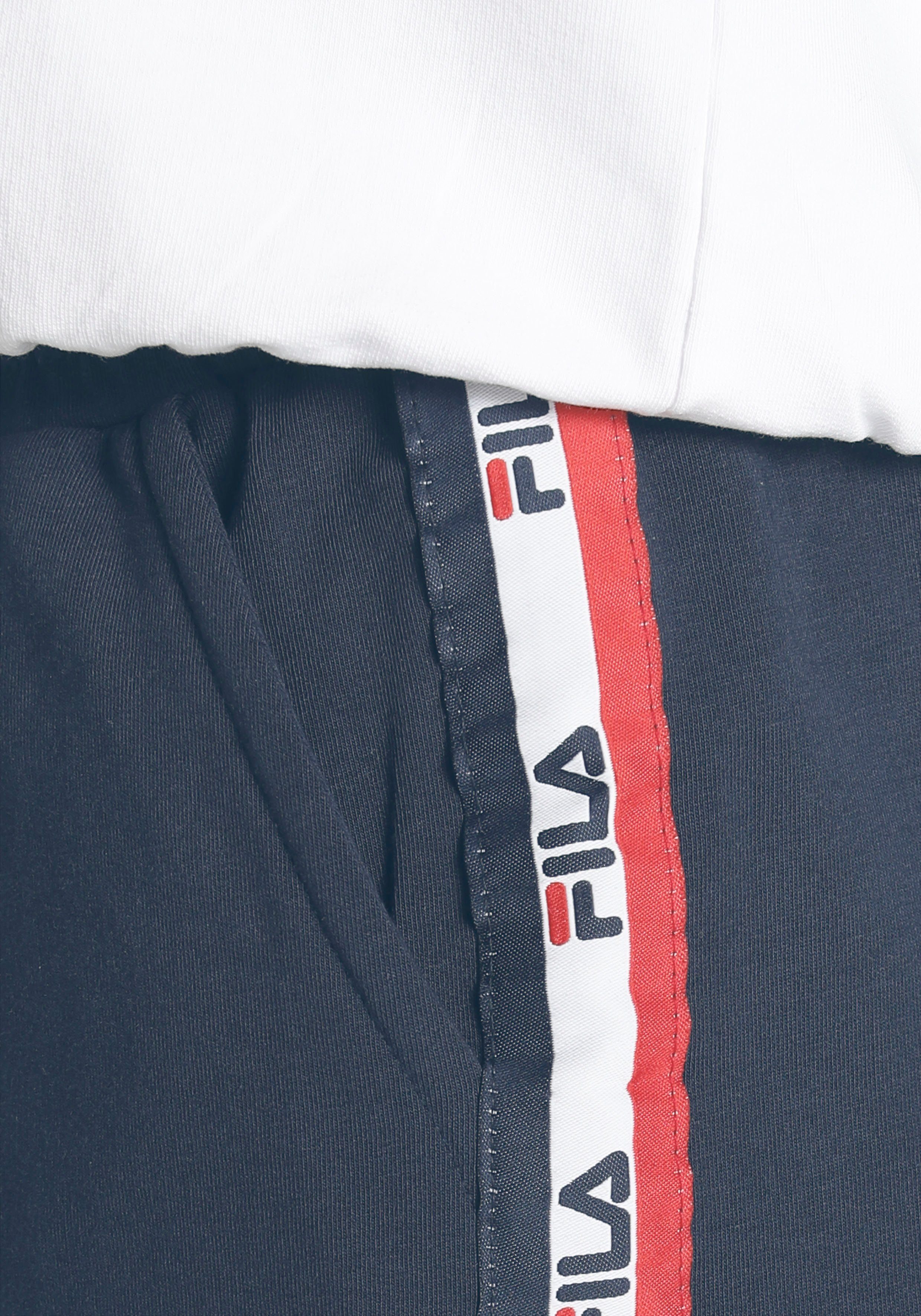 Fila Shortama met borstlogo en contrasterende logoband aan de zijkant van de broek (set, 2-delig)