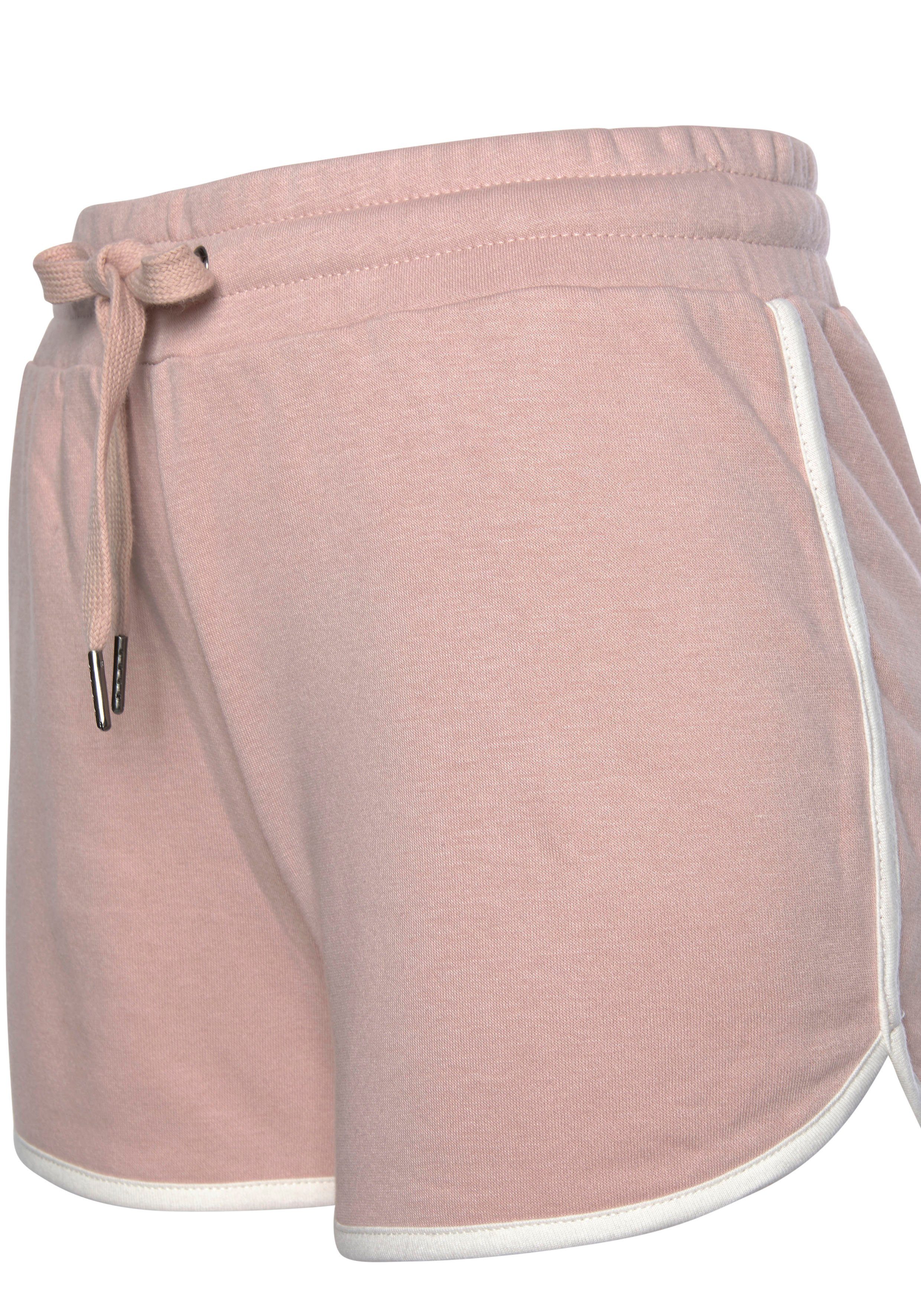 Lascana Relaxshorts met contrastpaspels, loungepak