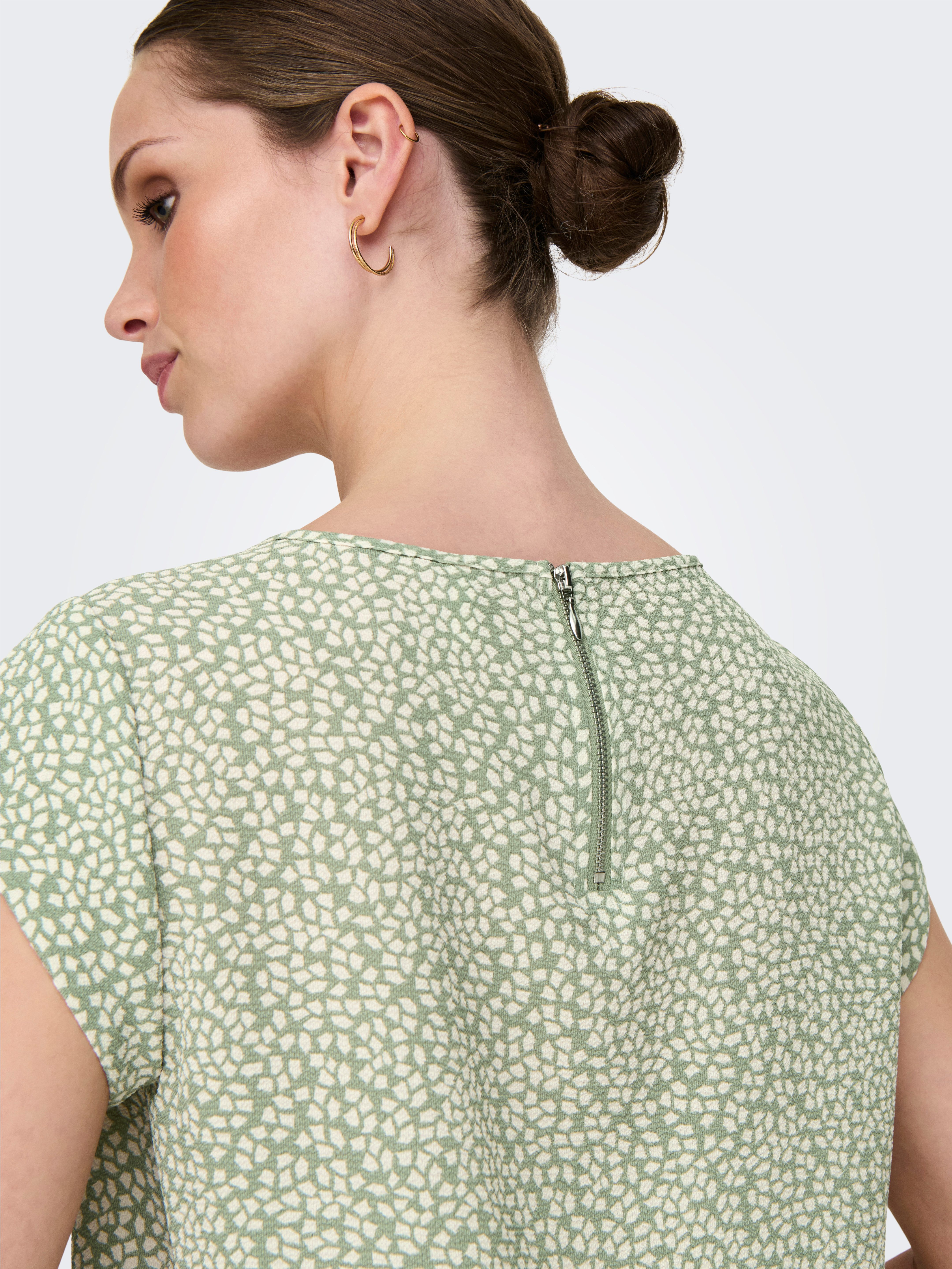 Only Shirtblouse ONLVIC S/S AOP TOP NOOS PTM