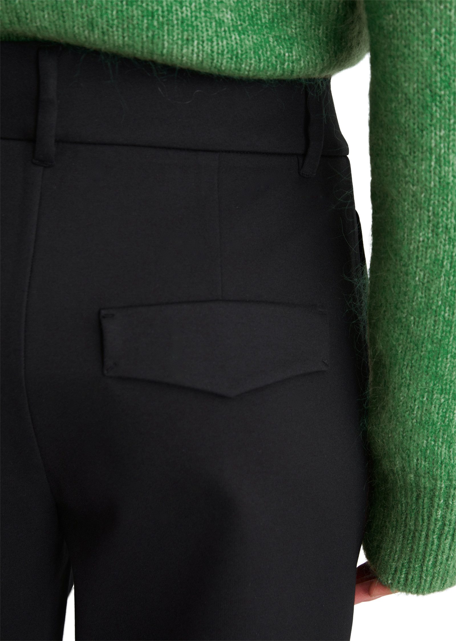 Marc O'Polo DENIM Jerseybroek heeft als beenafsluiting een smal, elastisch boordje