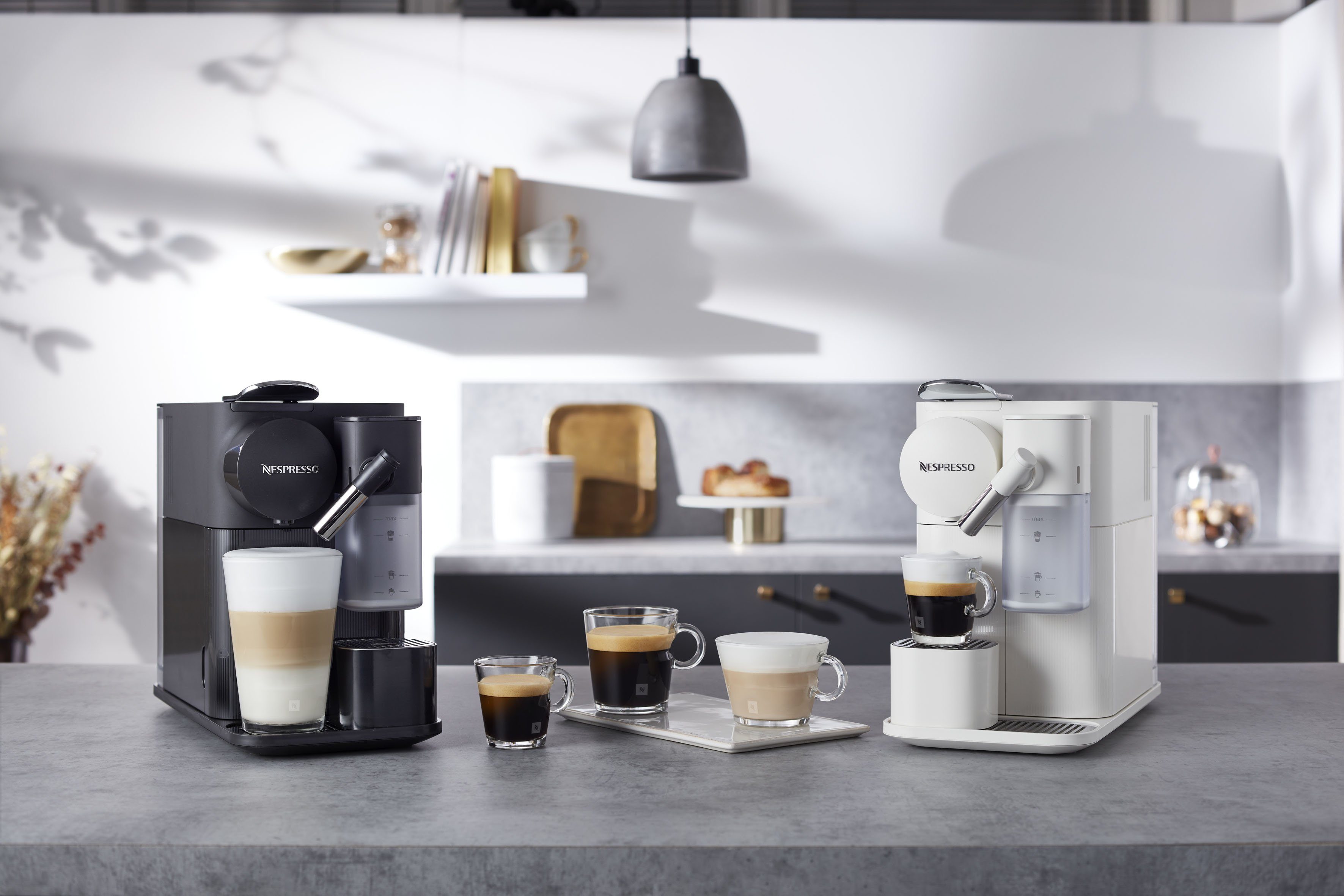 Nespresso Koffiecapsulemachine Lattissima One EN510.W van DeLonghi, White