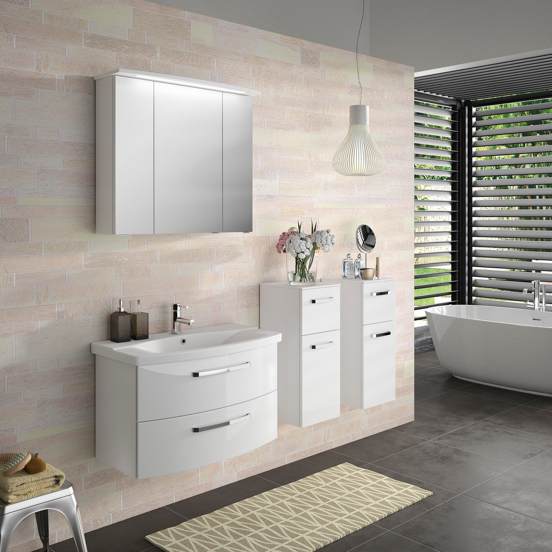 Saphir Badkamerspiegelkast Serie 4010 badkamer spiegelkast incl. LED-verlichting in krans Badkast 82 cm breed, 3 deuren, 6 glazen legplanken, incl. deurdemper