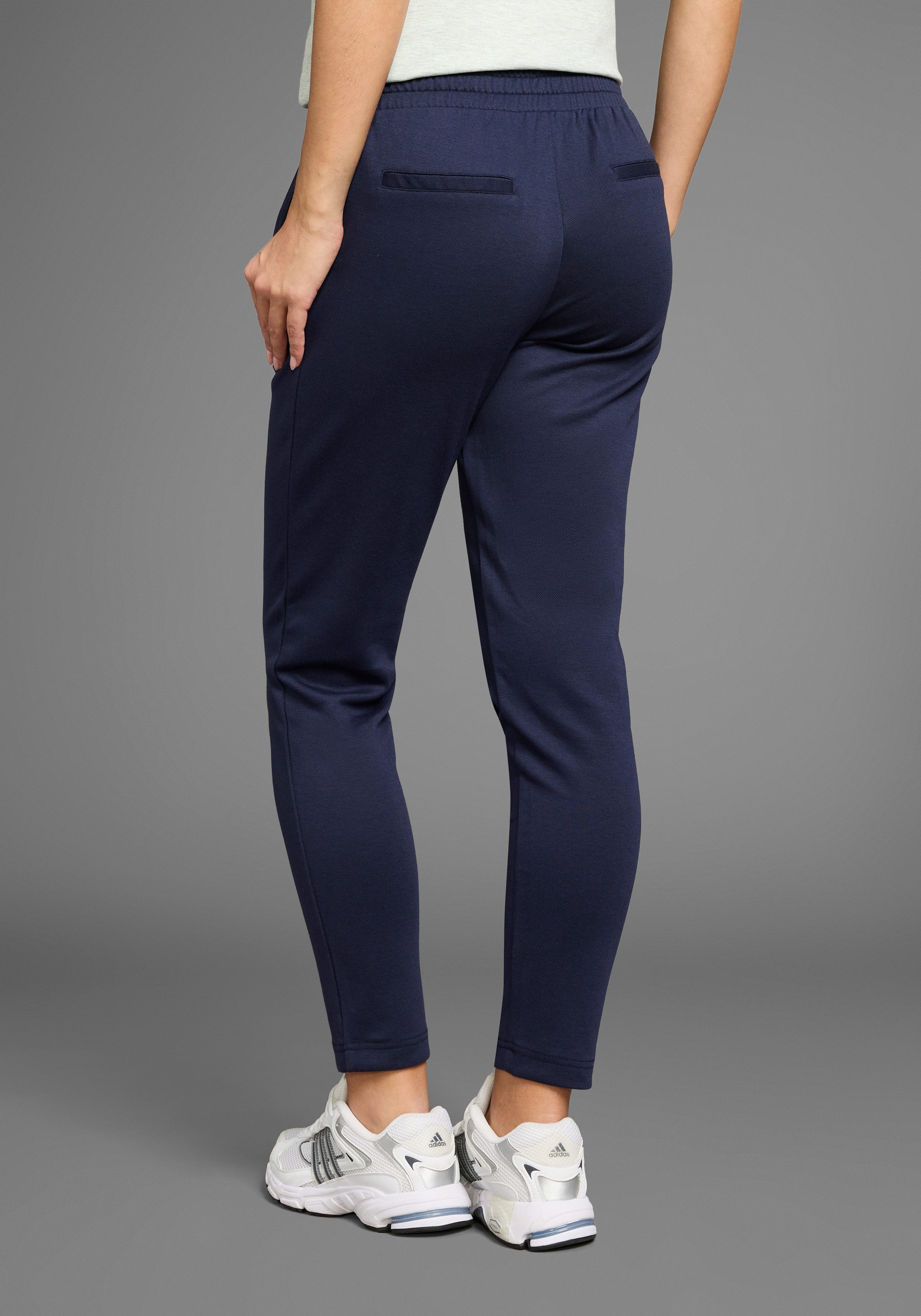 Laura Scott Comfortbroek in sportieve look