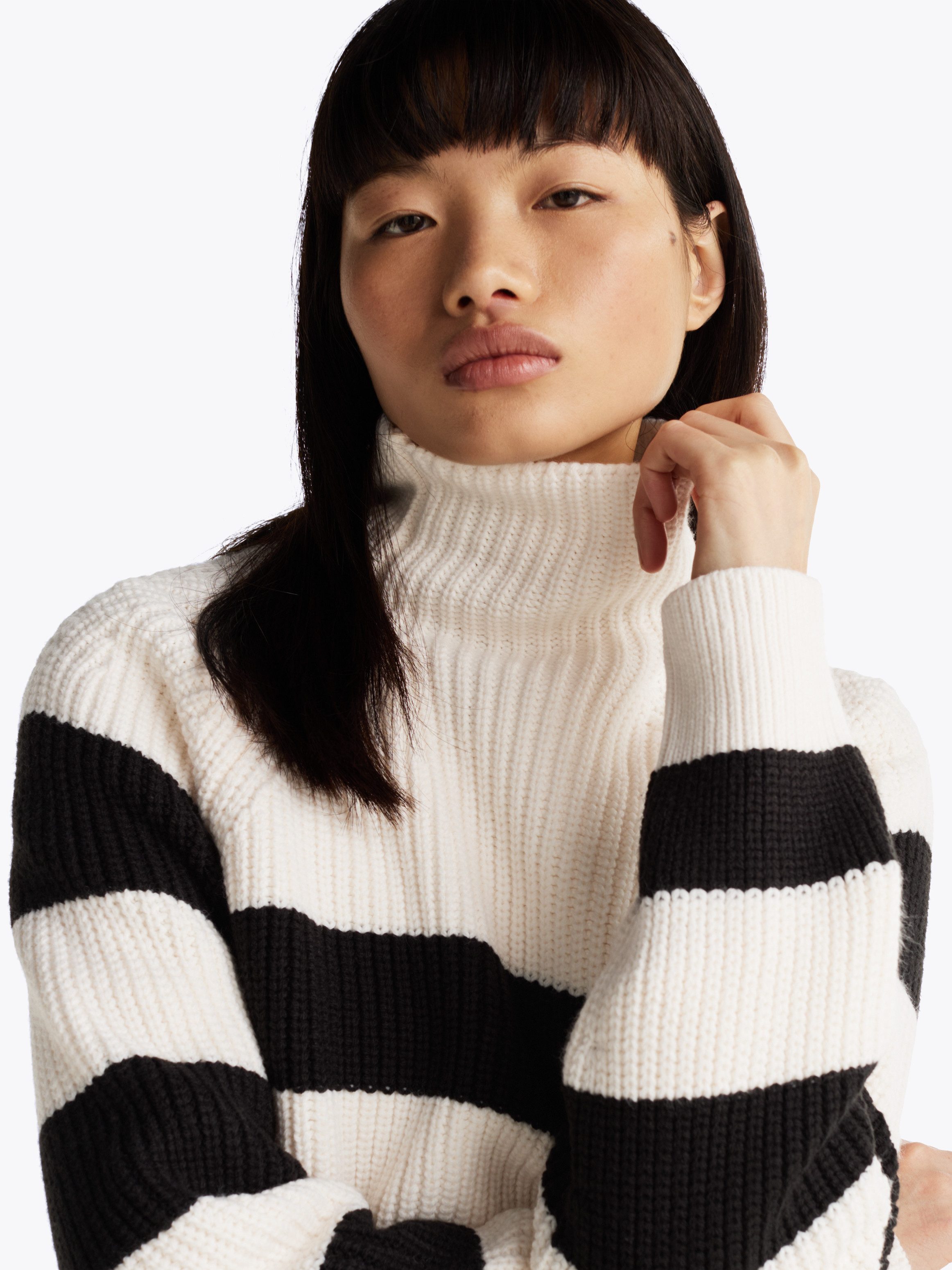TOMMY JEANS Gebreide trui TJW STRIPE MOCKNCK BADGE SWEATER