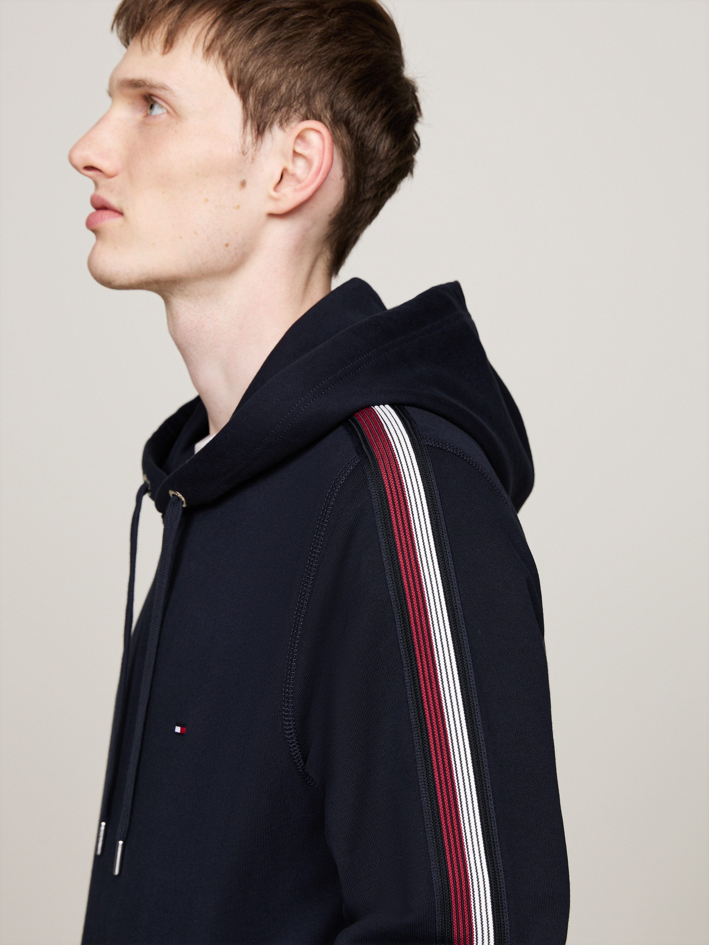 Tommy Hilfiger Hoodie GLOBAL STRIPE TAPE HOODY Tape met strepen in Tommy-kleuren op de mouwen
