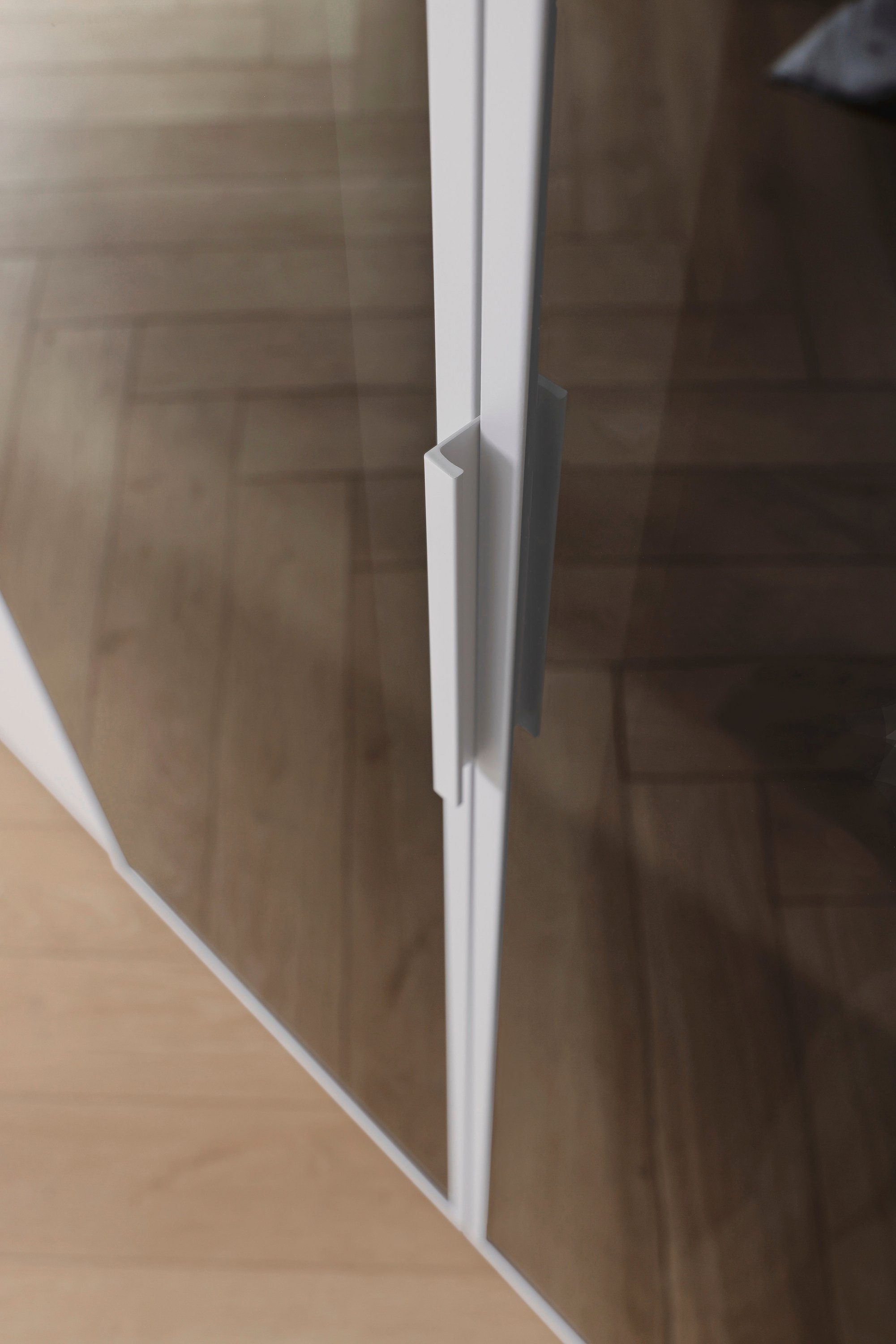 rauch Draaideurkast Kledingkast kast garderobe SKAT SHINE met hoogwaardige, transparant grijs glas inclusief uitgebreid toebehoren made in germany