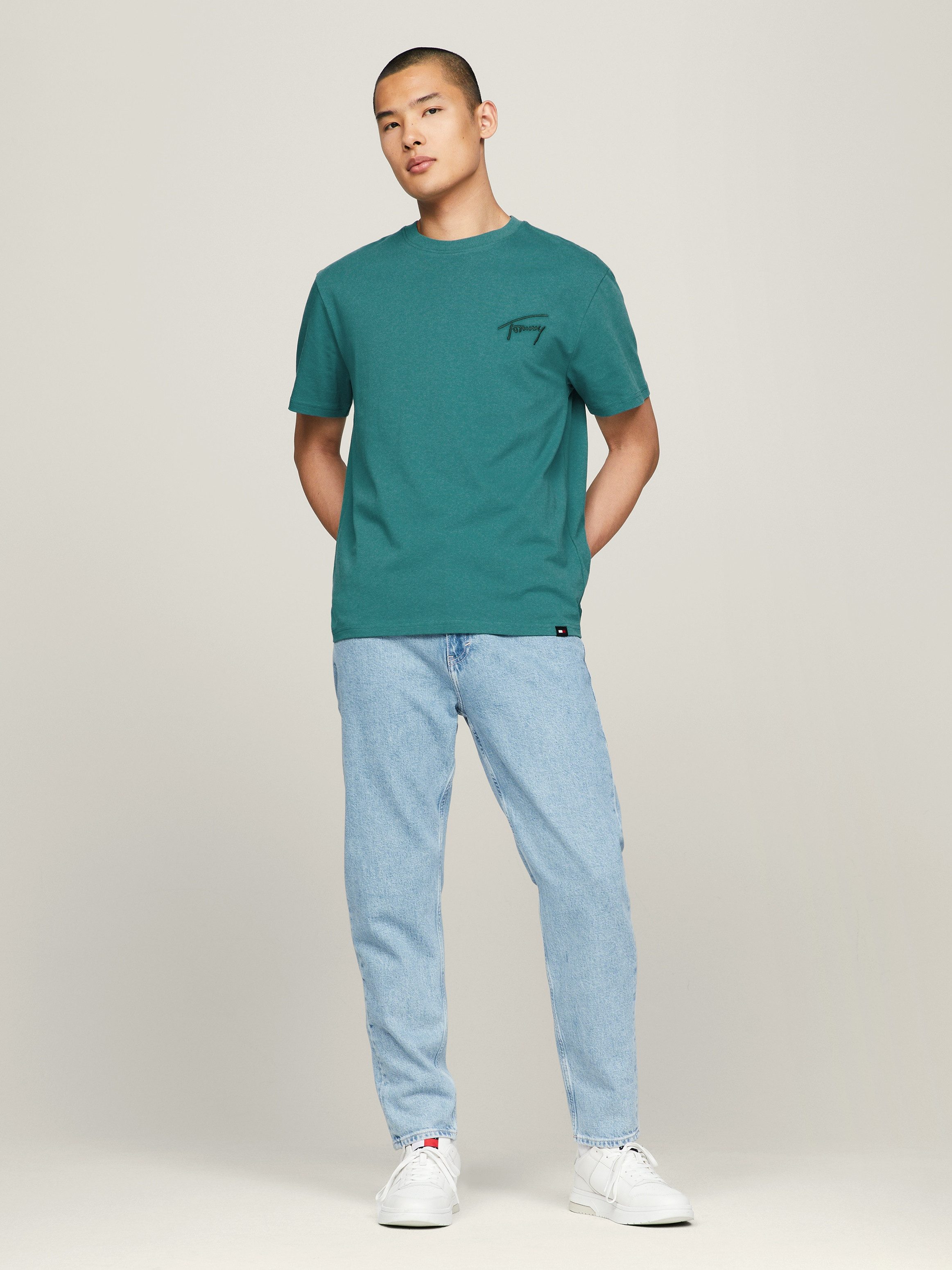 TOMMY JEANS T-shirt TJM REG SIGNATURE TEE EXT met geborduurd handtekening-logo